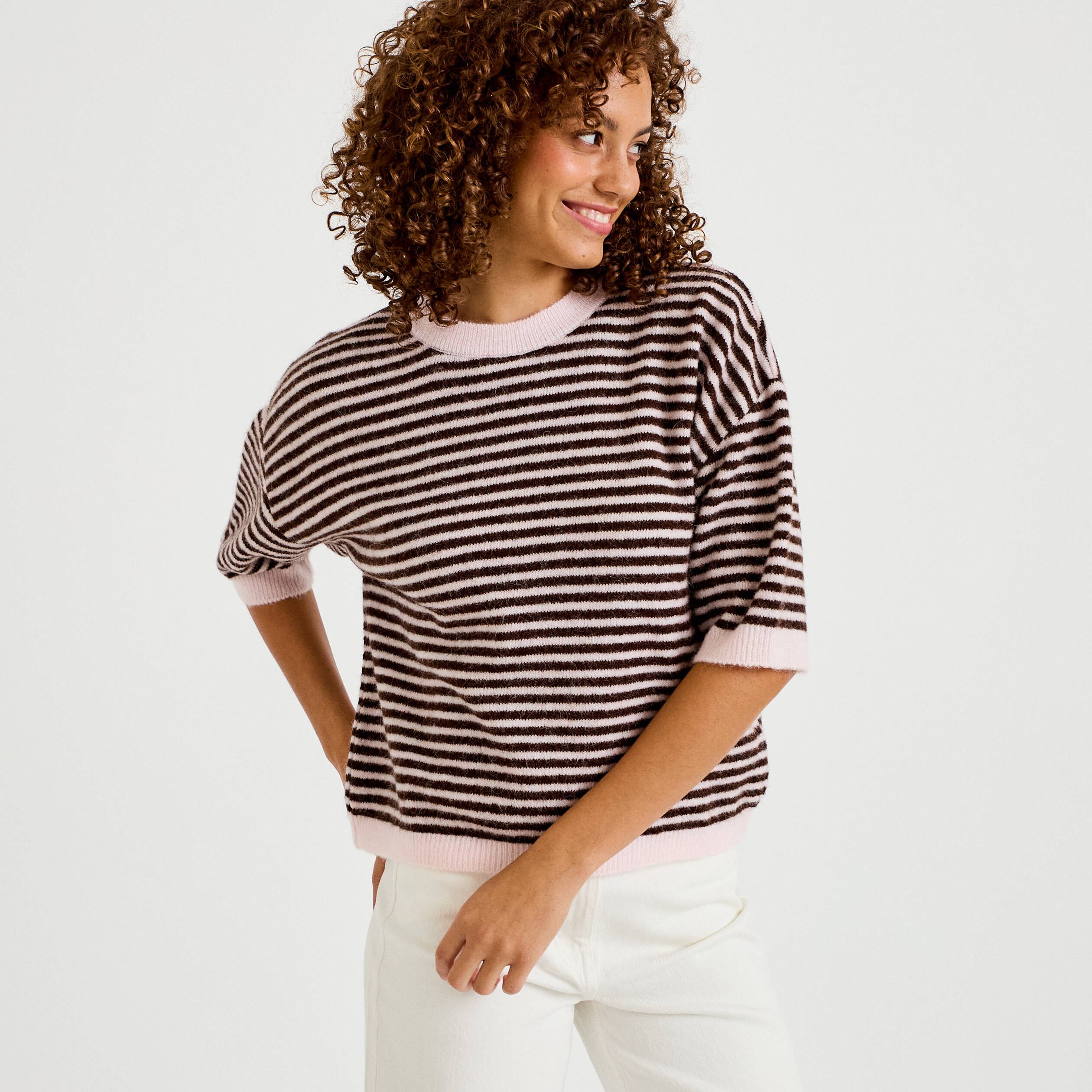 Pull ample duveteux manches courtes rose clair femme