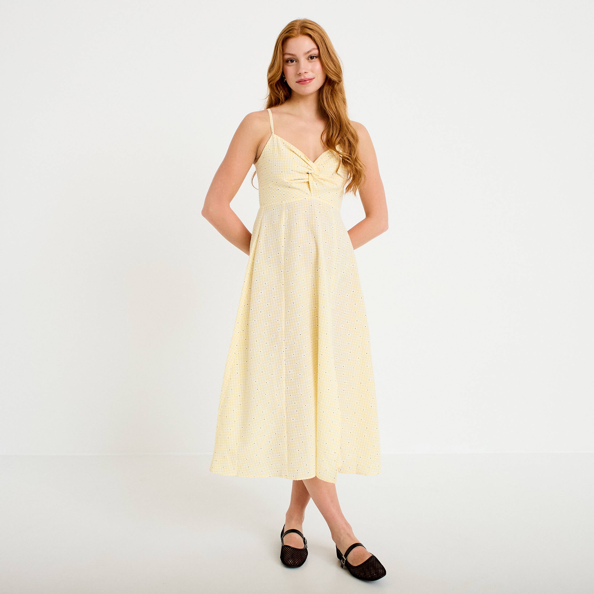Robe &eacute;vas&eacute;e 3/4 &agrave; fines bretelles jaune clair femme