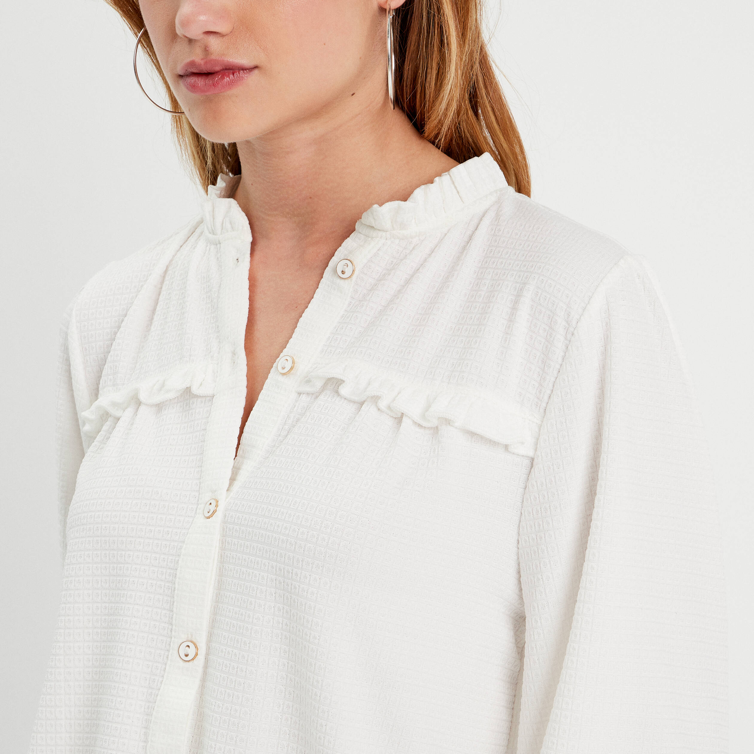 Blouse d&eacute;tails volants ecru femme