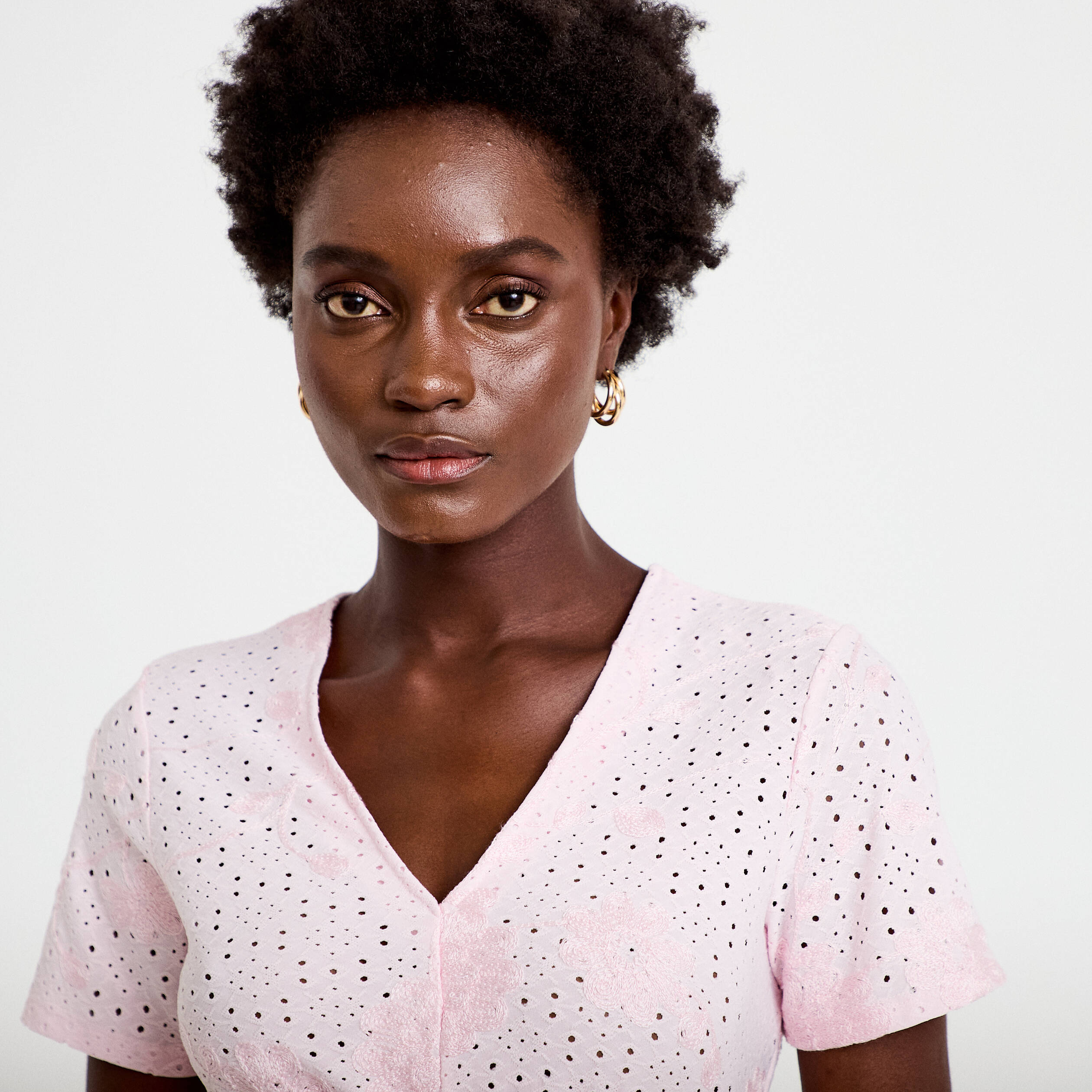Blouse d&eacute;collet&eacute; manches courtes rose clair femme