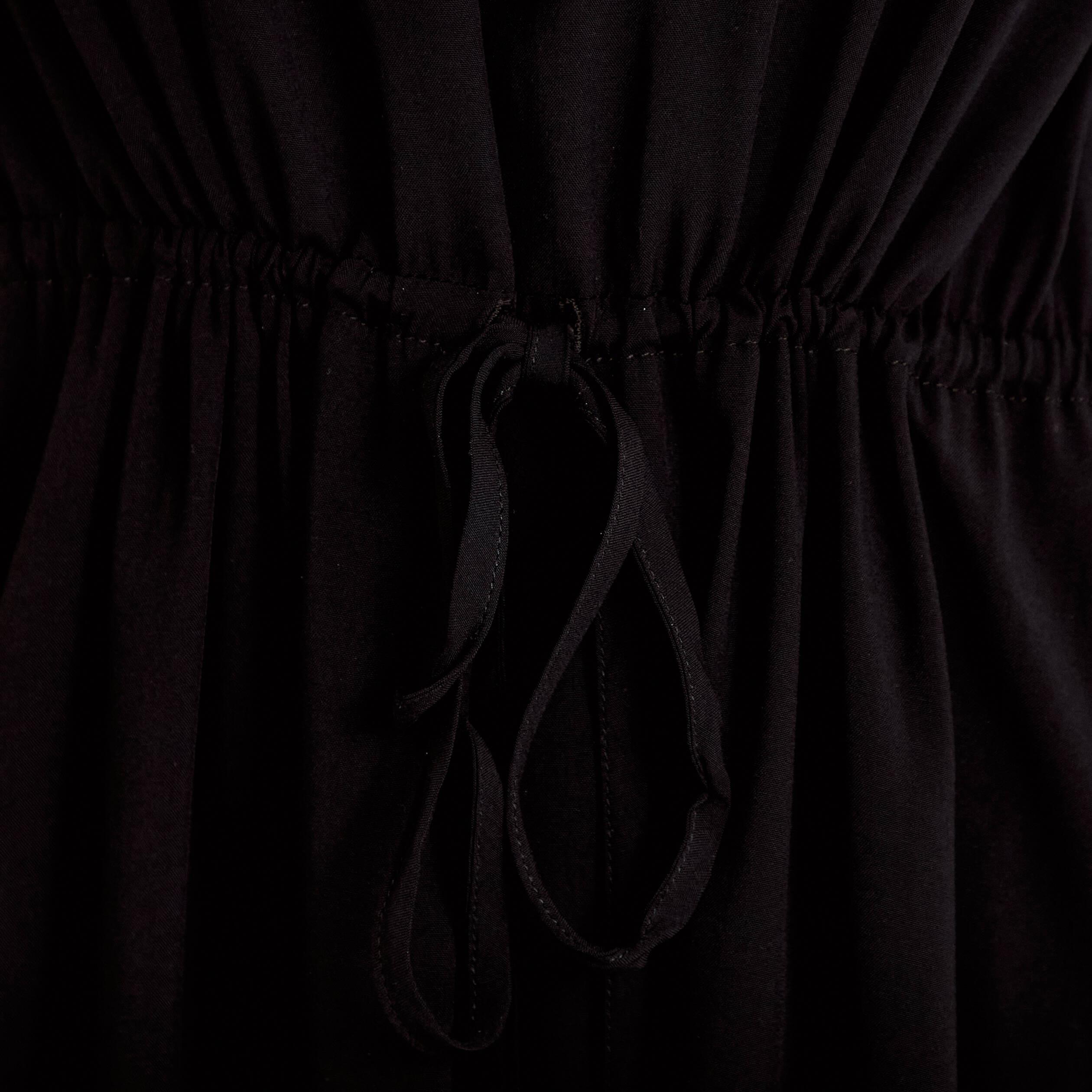 Robe longue &eacute;vas&eacute;e col v sans manches noir femme