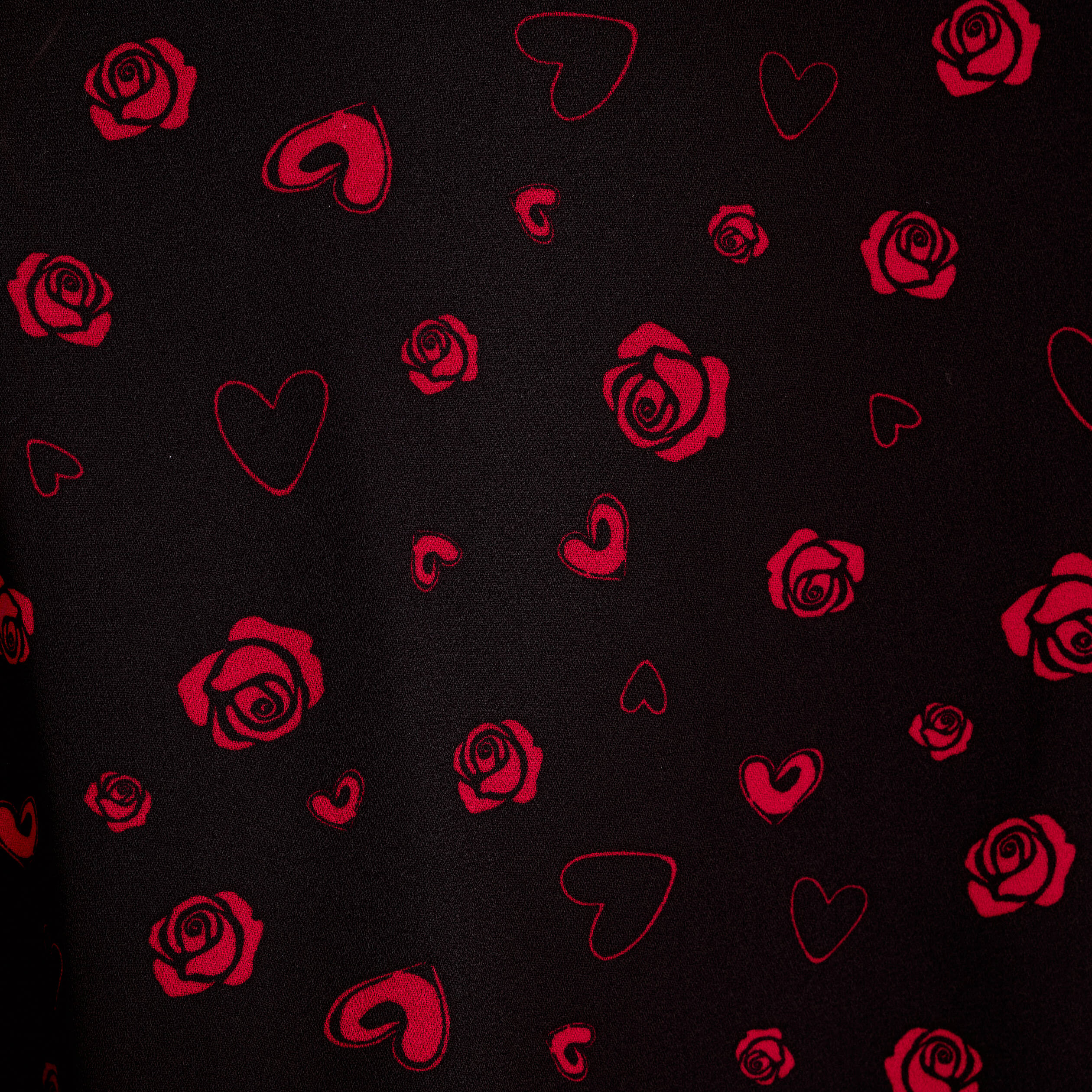 Blouse courte taille smock&eacute;e noir femme