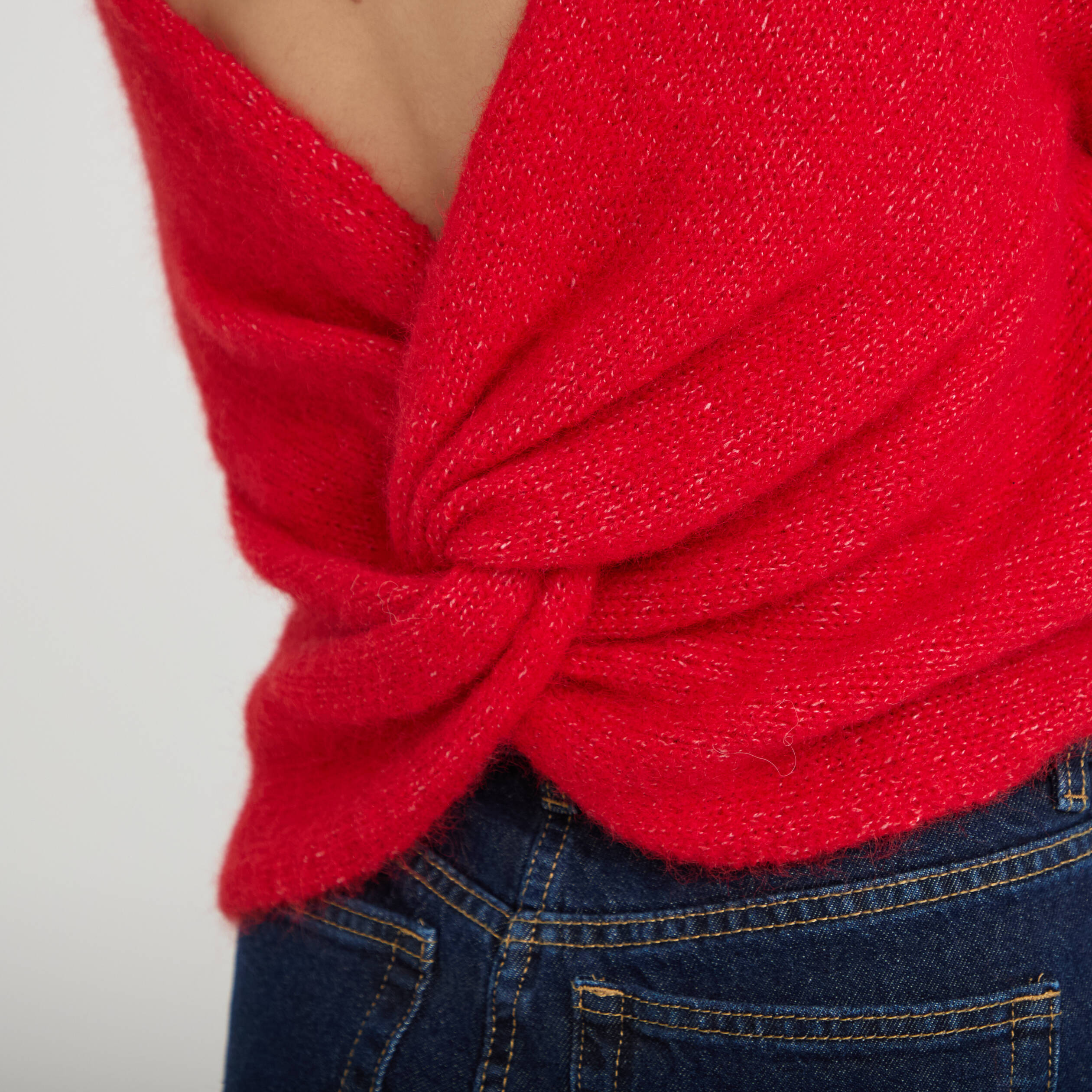 Pull d&eacute;collet&eacute; dos rouge femme