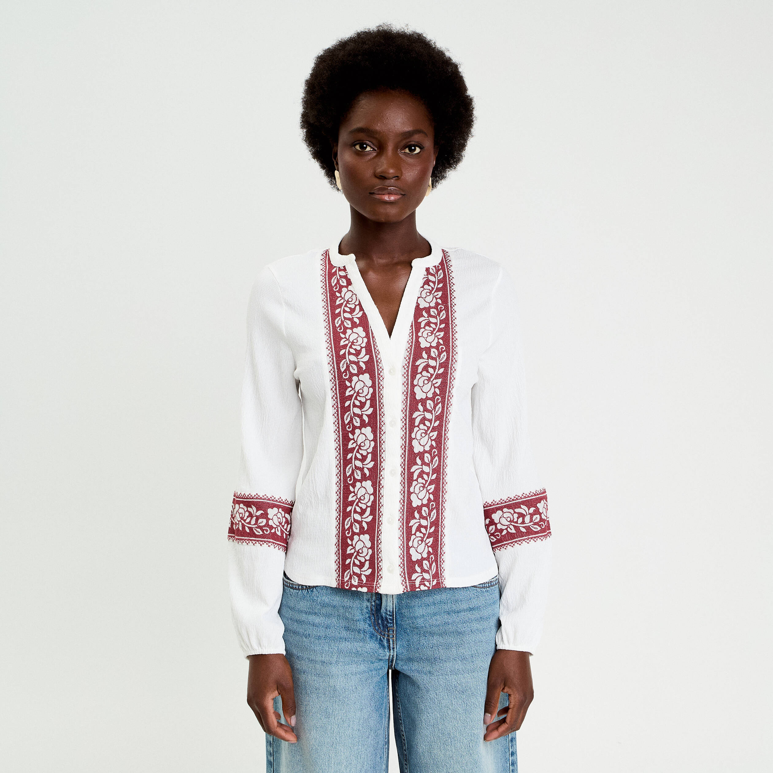 Blouse brod&eacute;e col tunisien ecru femme