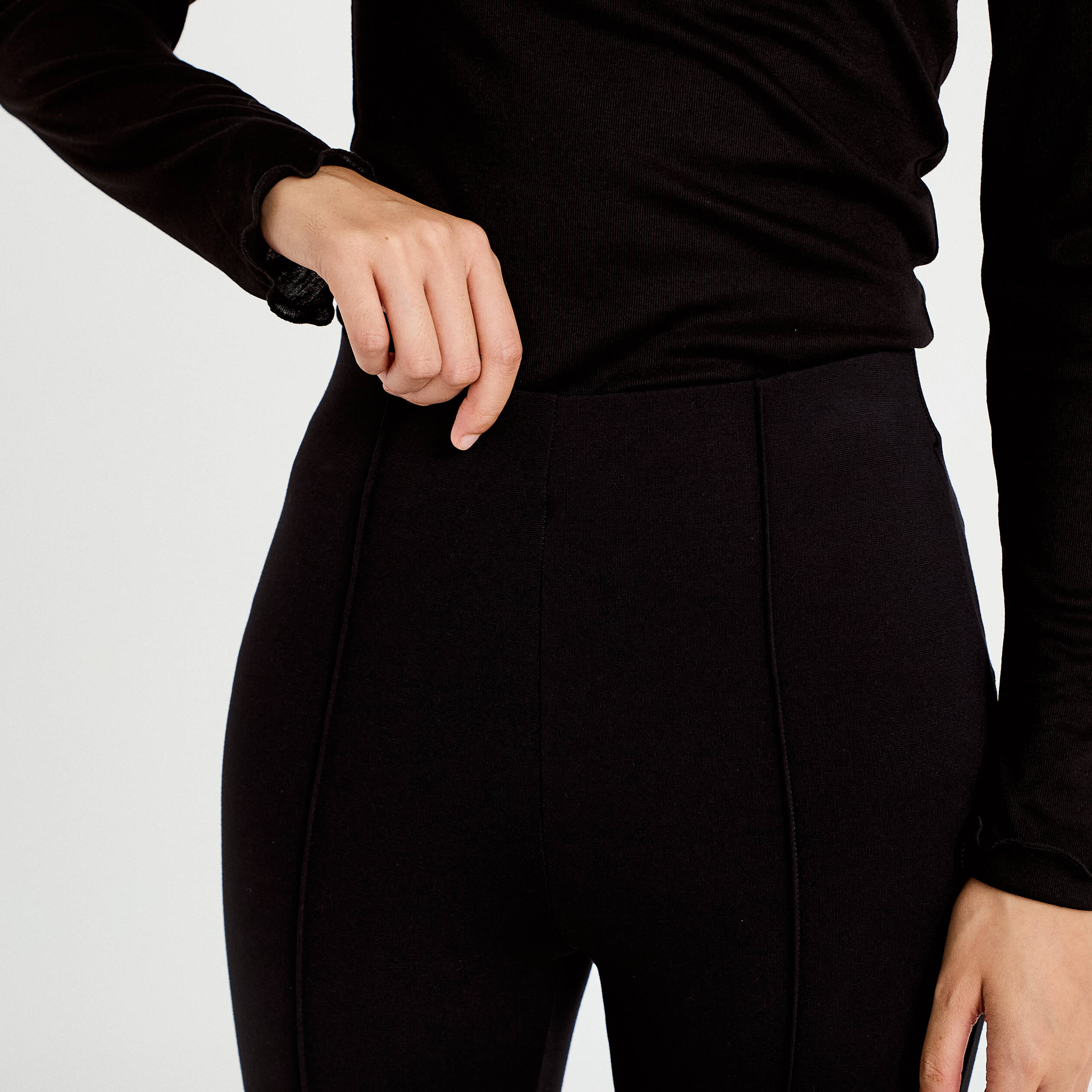 Fuseau noir femme