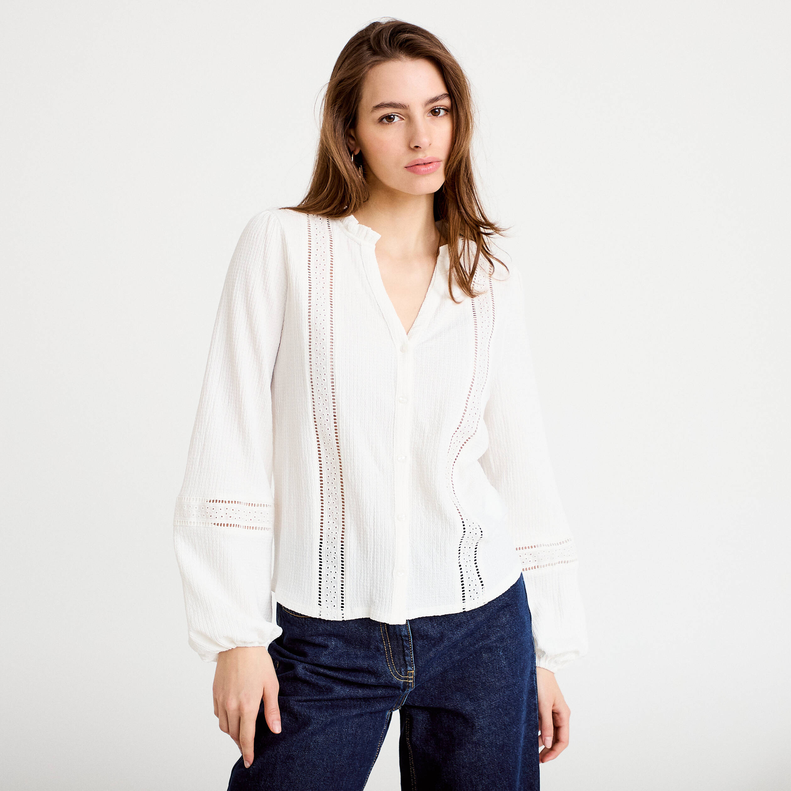 Blouse broderie col V manches longues ecru femme