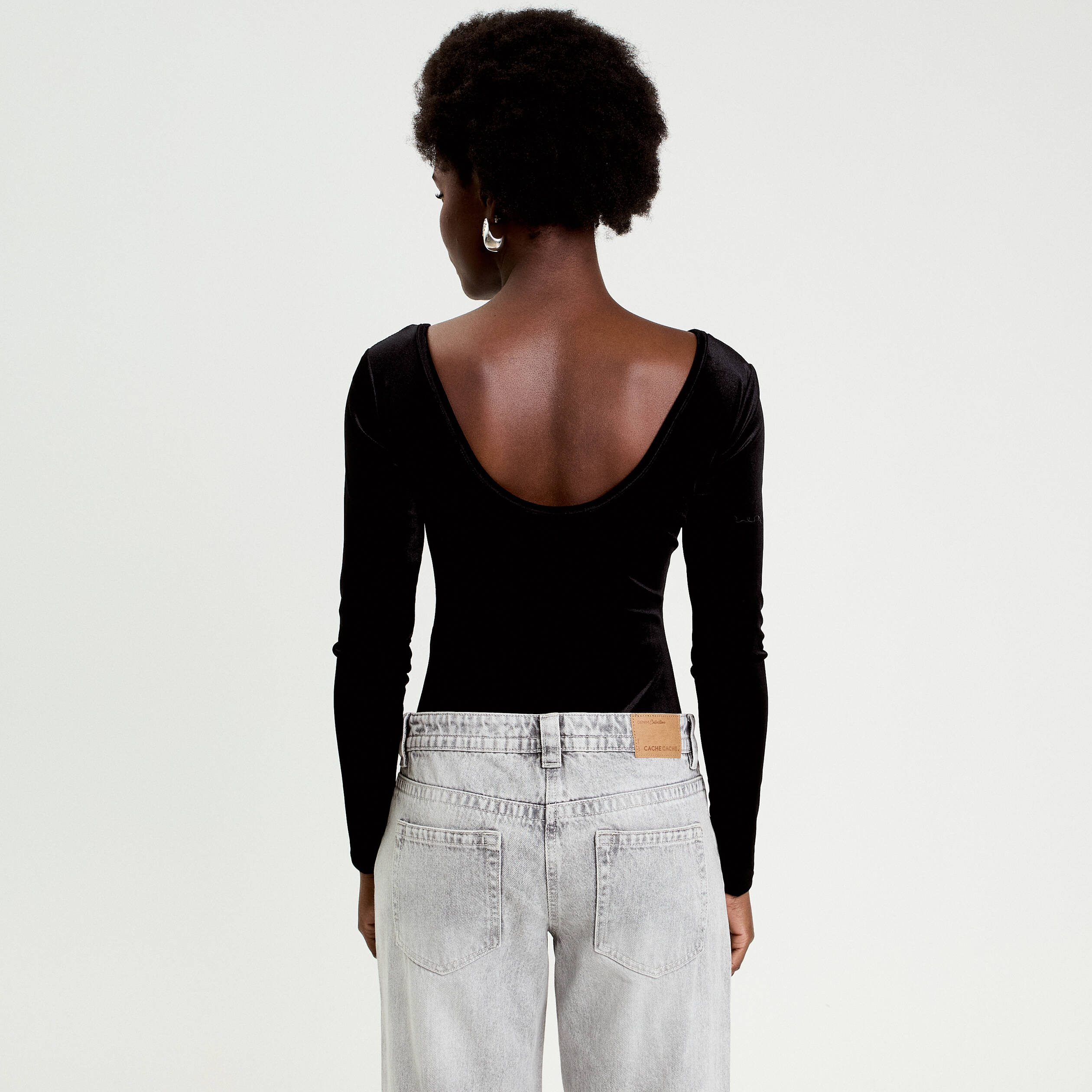 Body en velours d&eacute;collet&eacute; dos noir femme