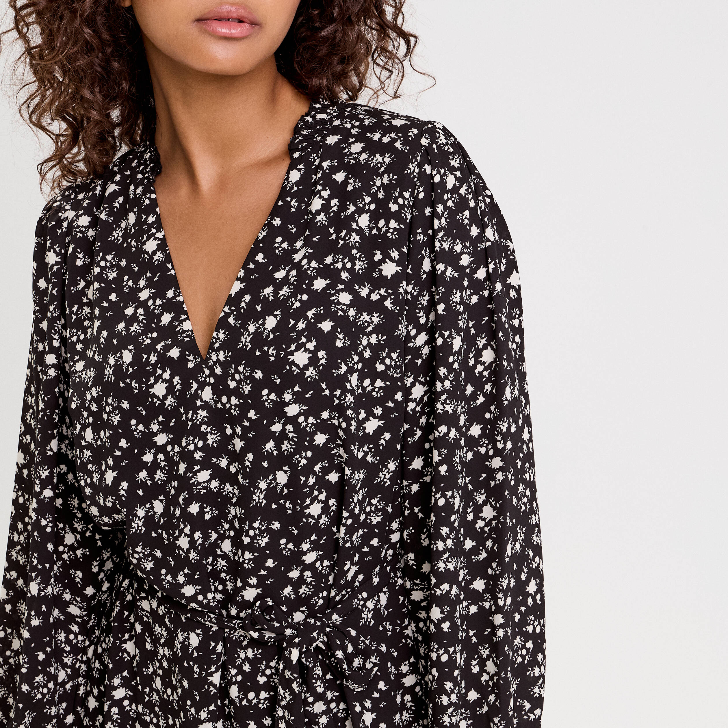 Robe droite ceintur&eacute;e blanc femme