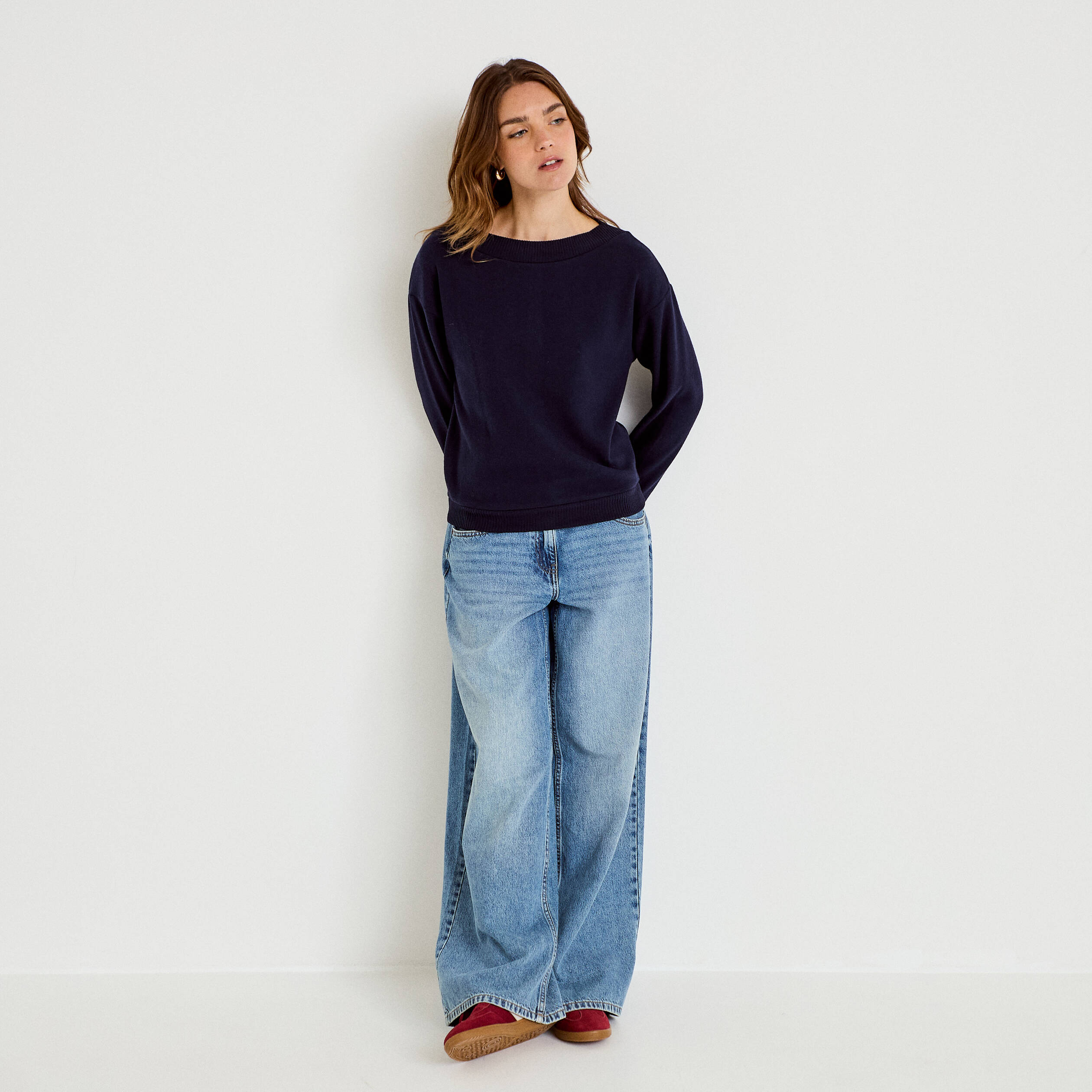 Sweat duveteux col rond manches longues bleu marine femme
