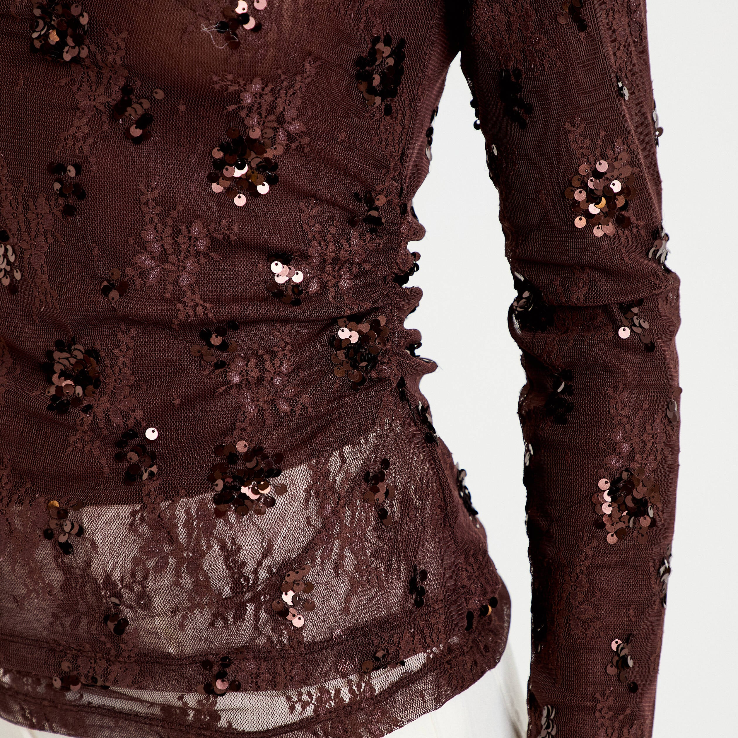 T-shirt ajust&eacute; col rond brod&eacute; perles marron fonc&eacute; femme