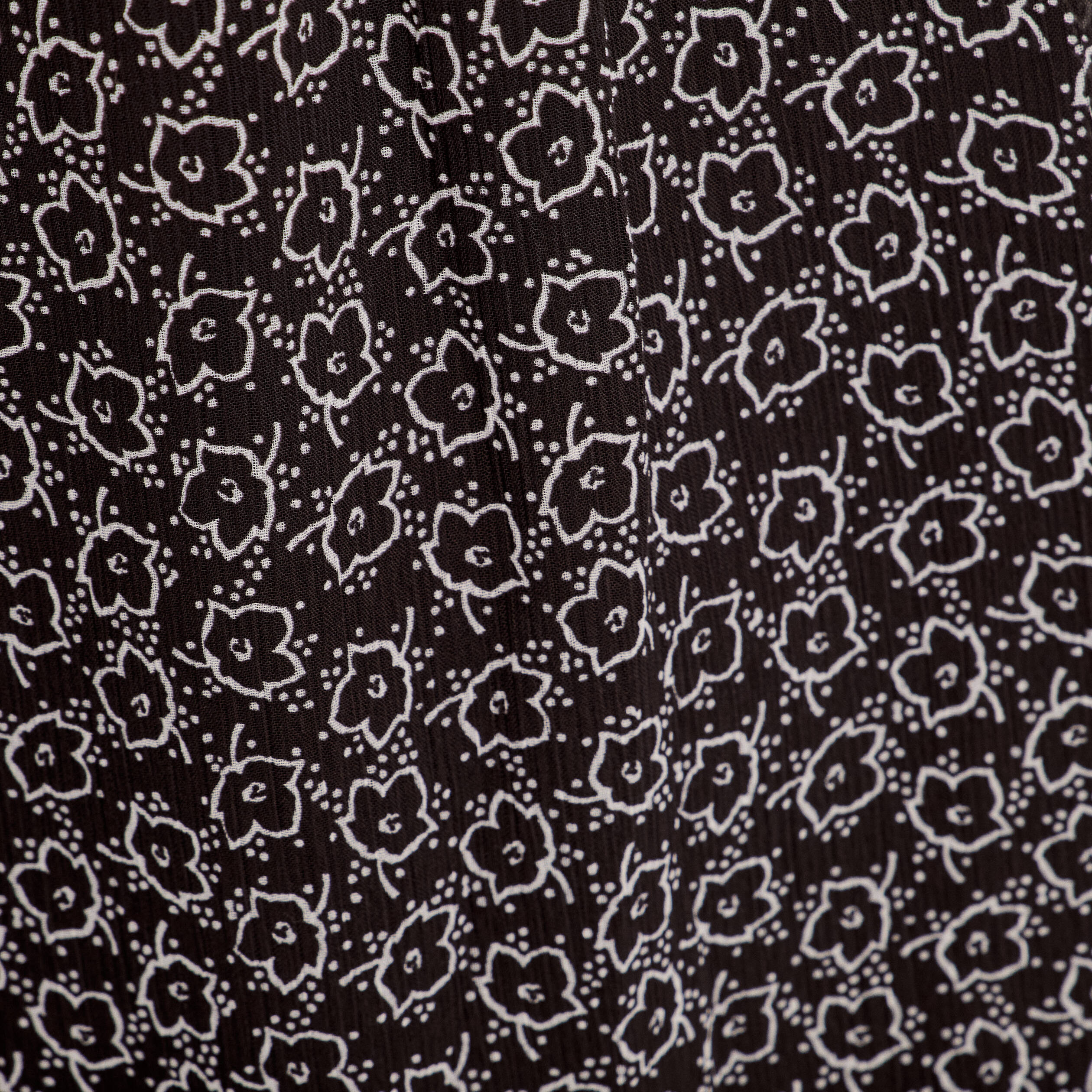 Robe &eacute;vas&eacute;e manches courtes noir femme
