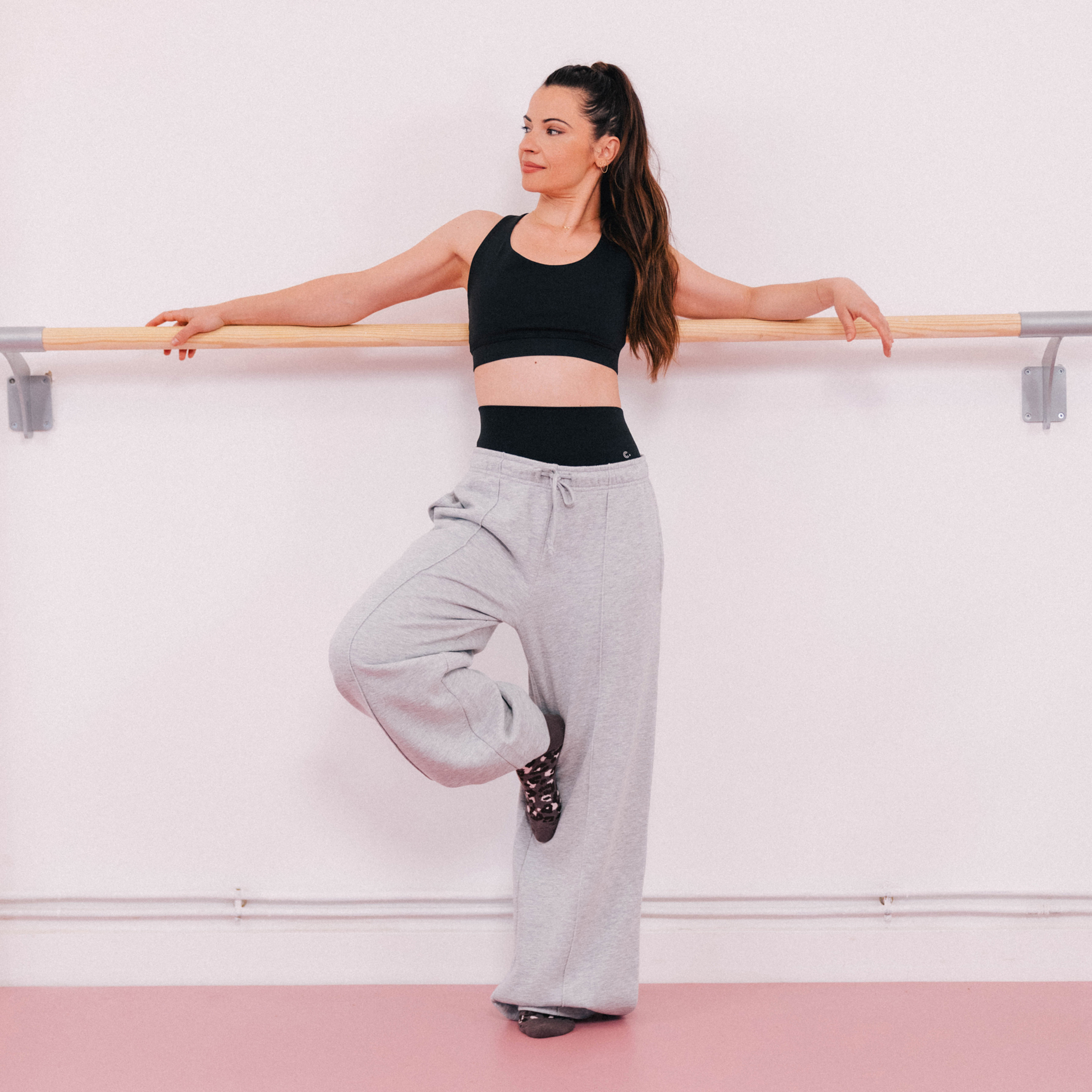Pantalon large style jogging gris clair femme