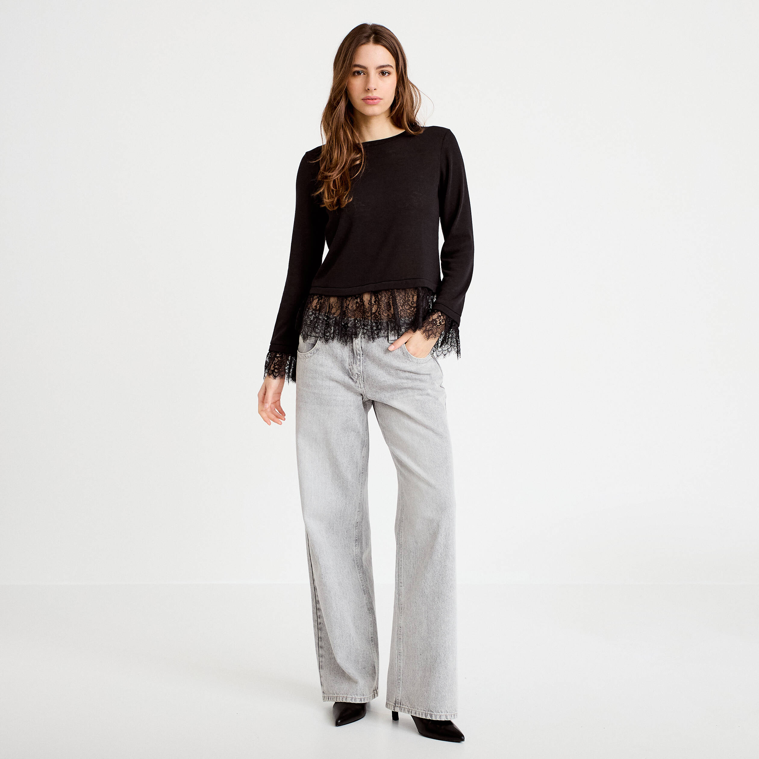 Pull d&eacute;tails de dentelle noir femme