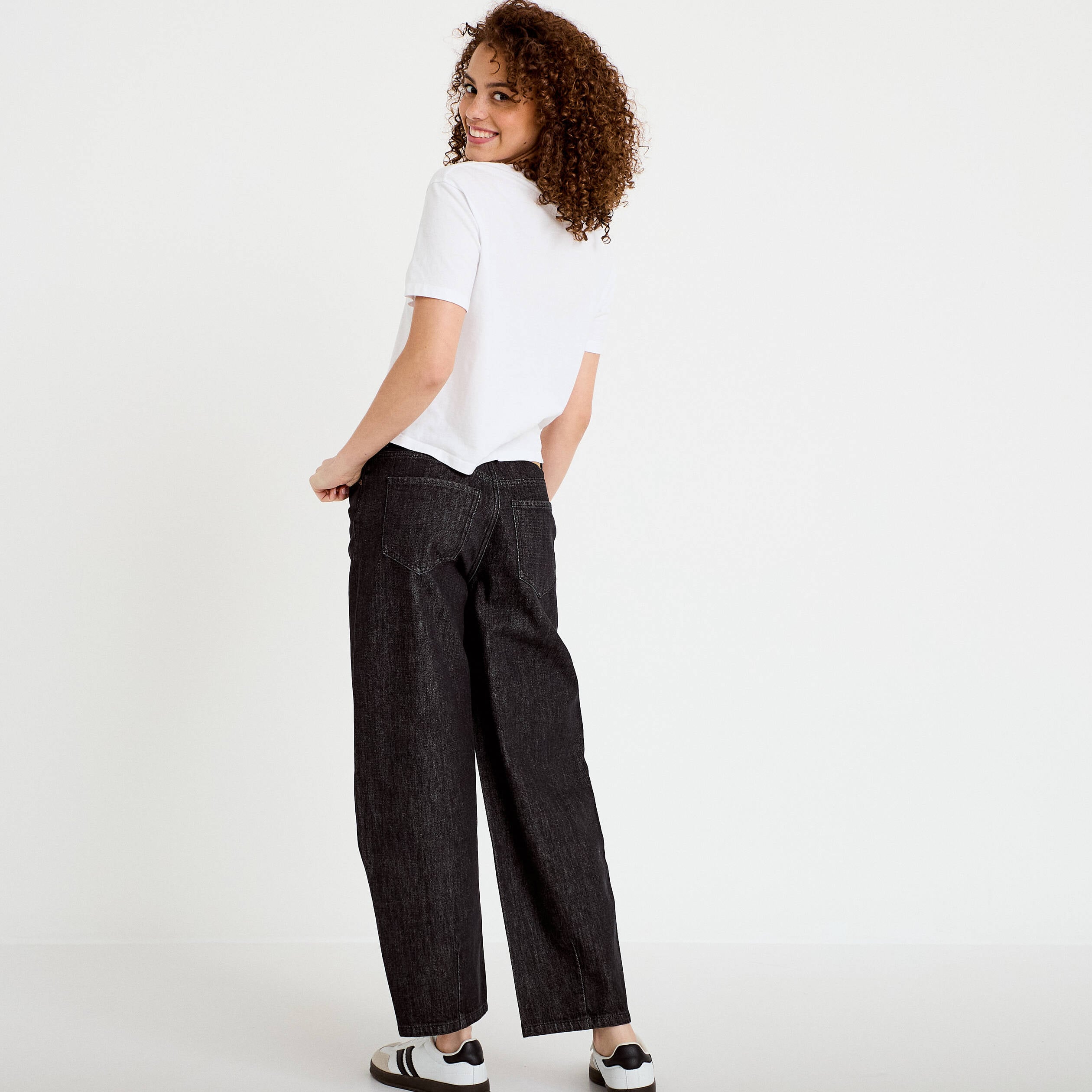 Jean barrel cropped taille standard denim noir femme