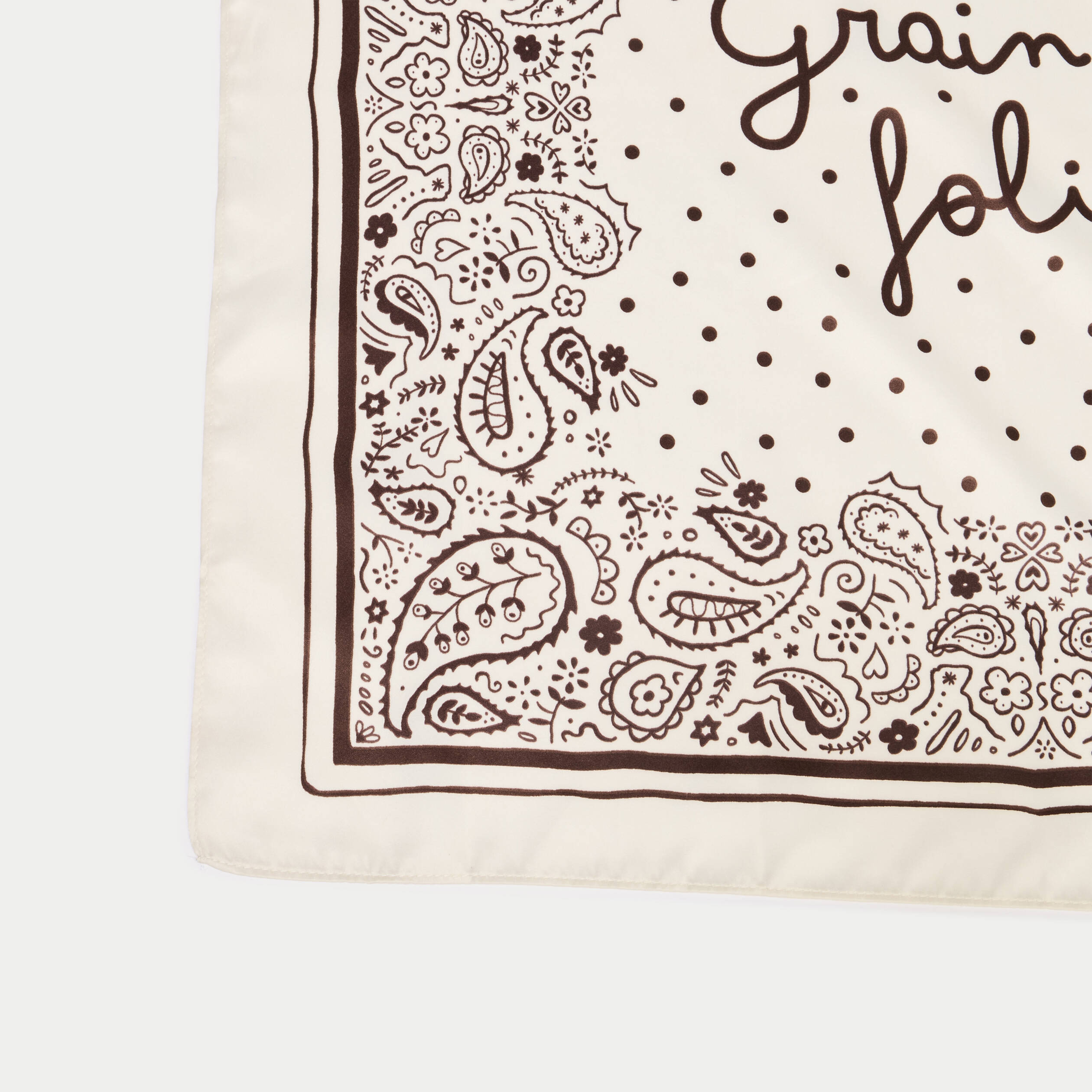 Foulard satin&eacute; soyeux ecru femme