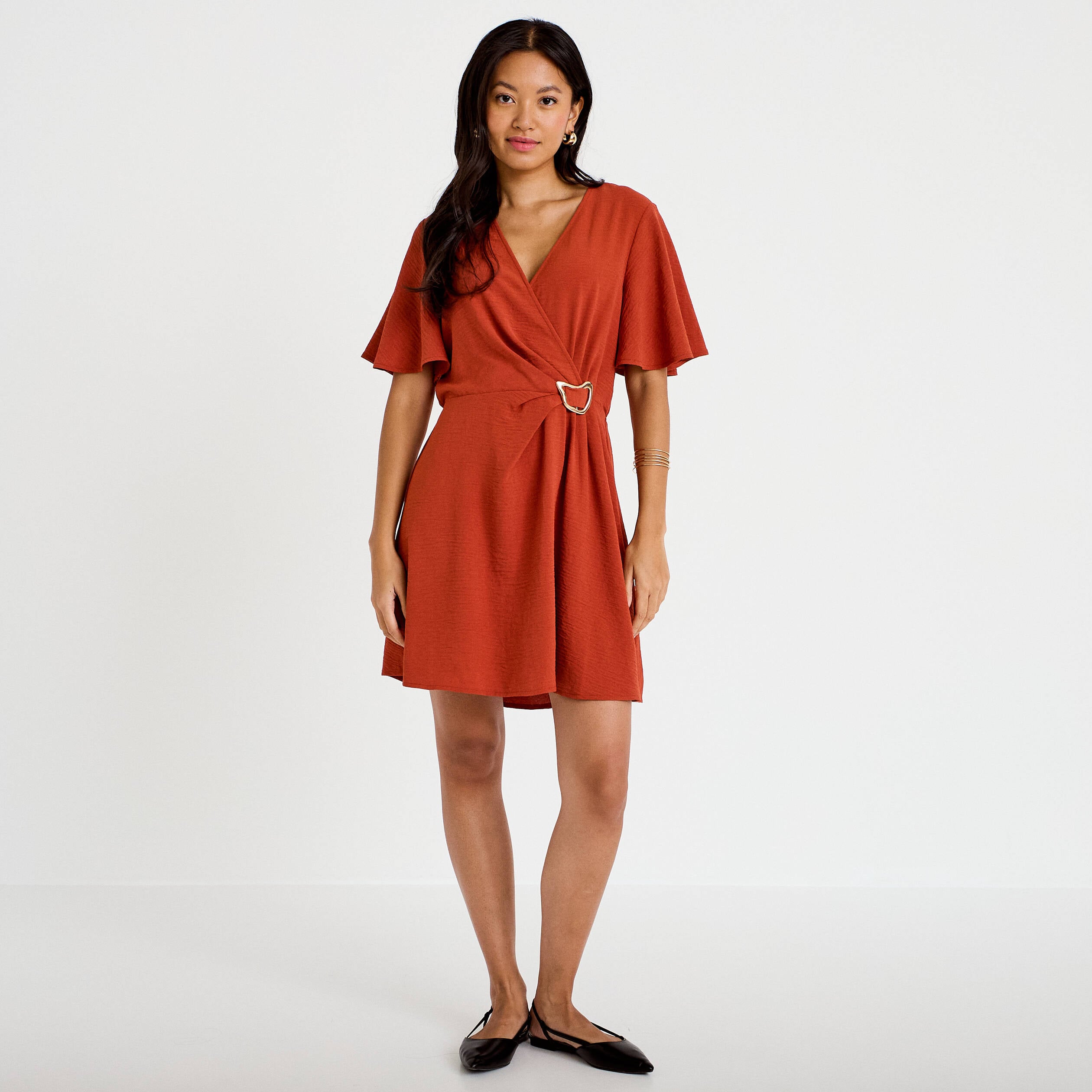 Robe courte &eacute;vas&eacute;e col v manches courtes orange fonc&eacute; femme