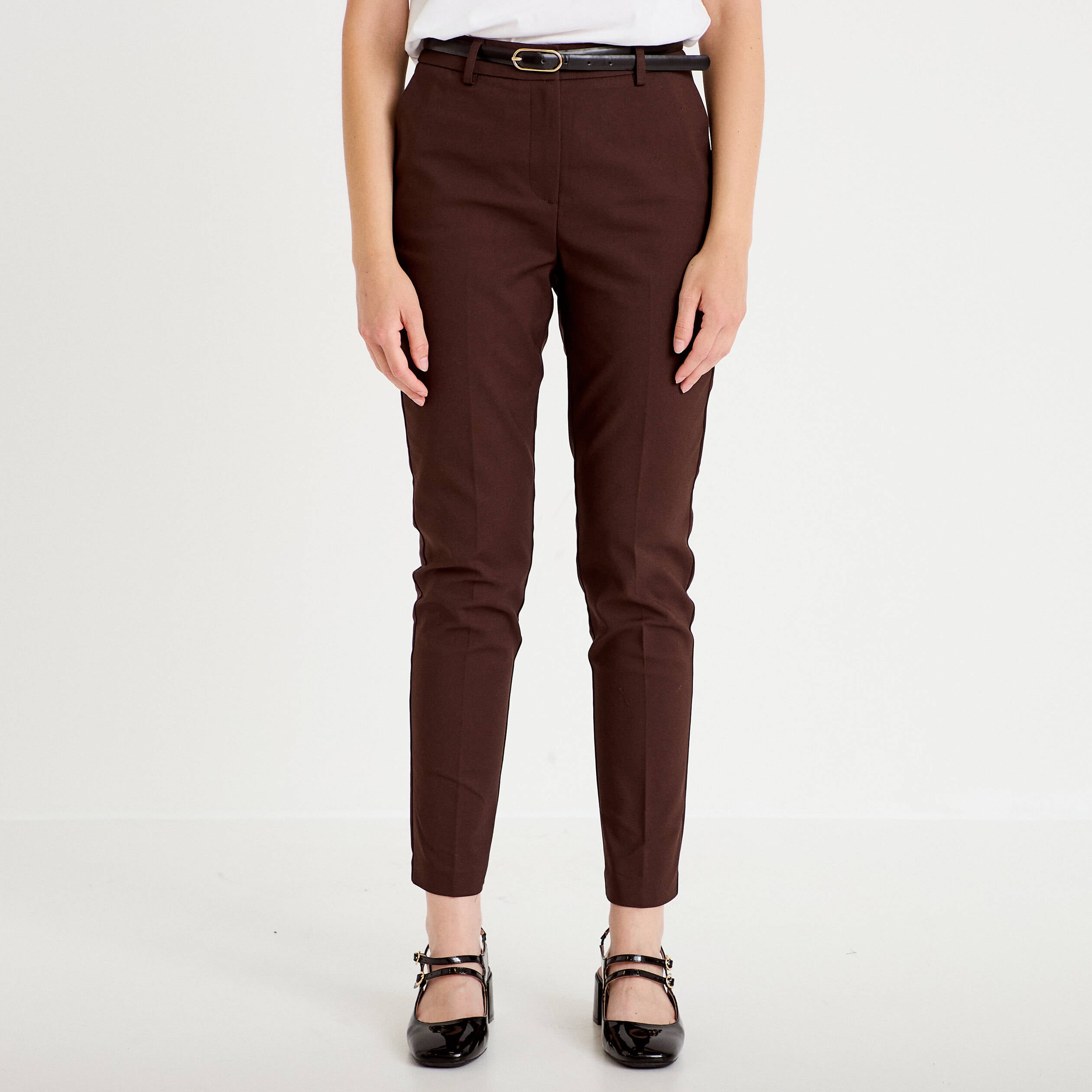 Pantalon cigarette ceintur&eacute; marron fonc&eacute; femme