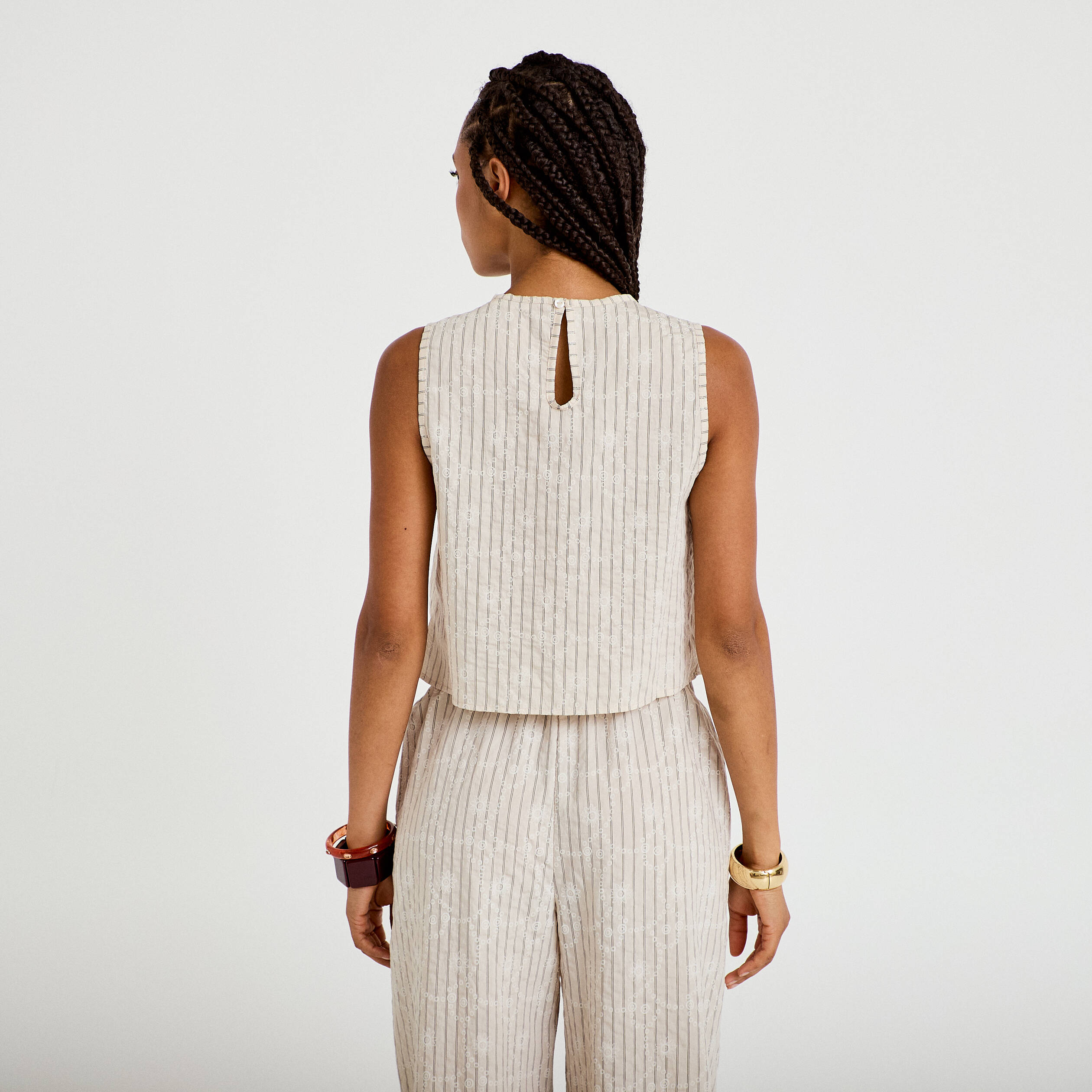 Blouse droite sans manches pliss&eacute;e creme femme