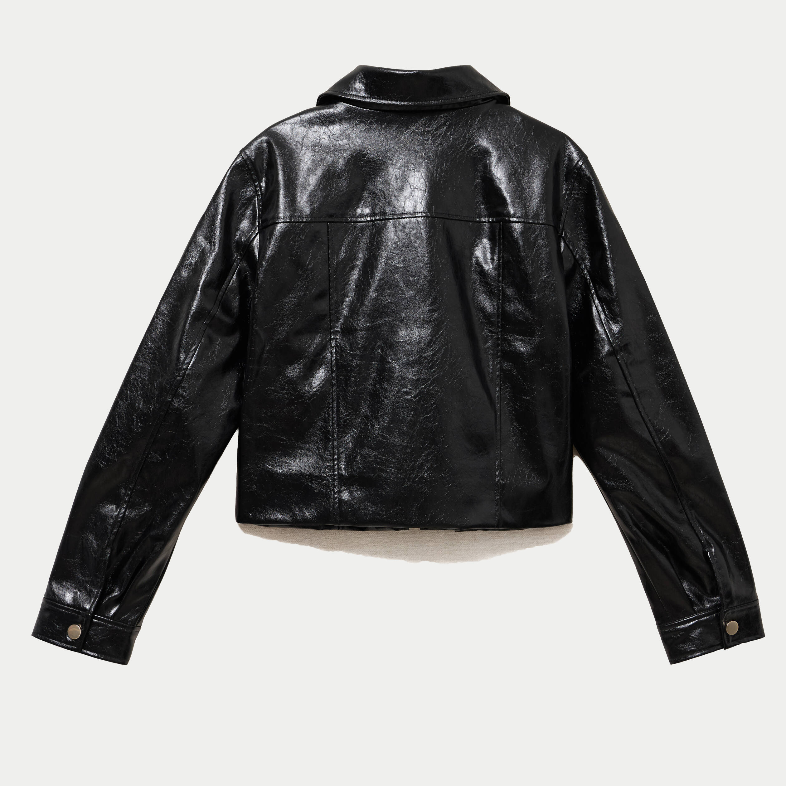 Veste droite cropped en similicuir noir femme