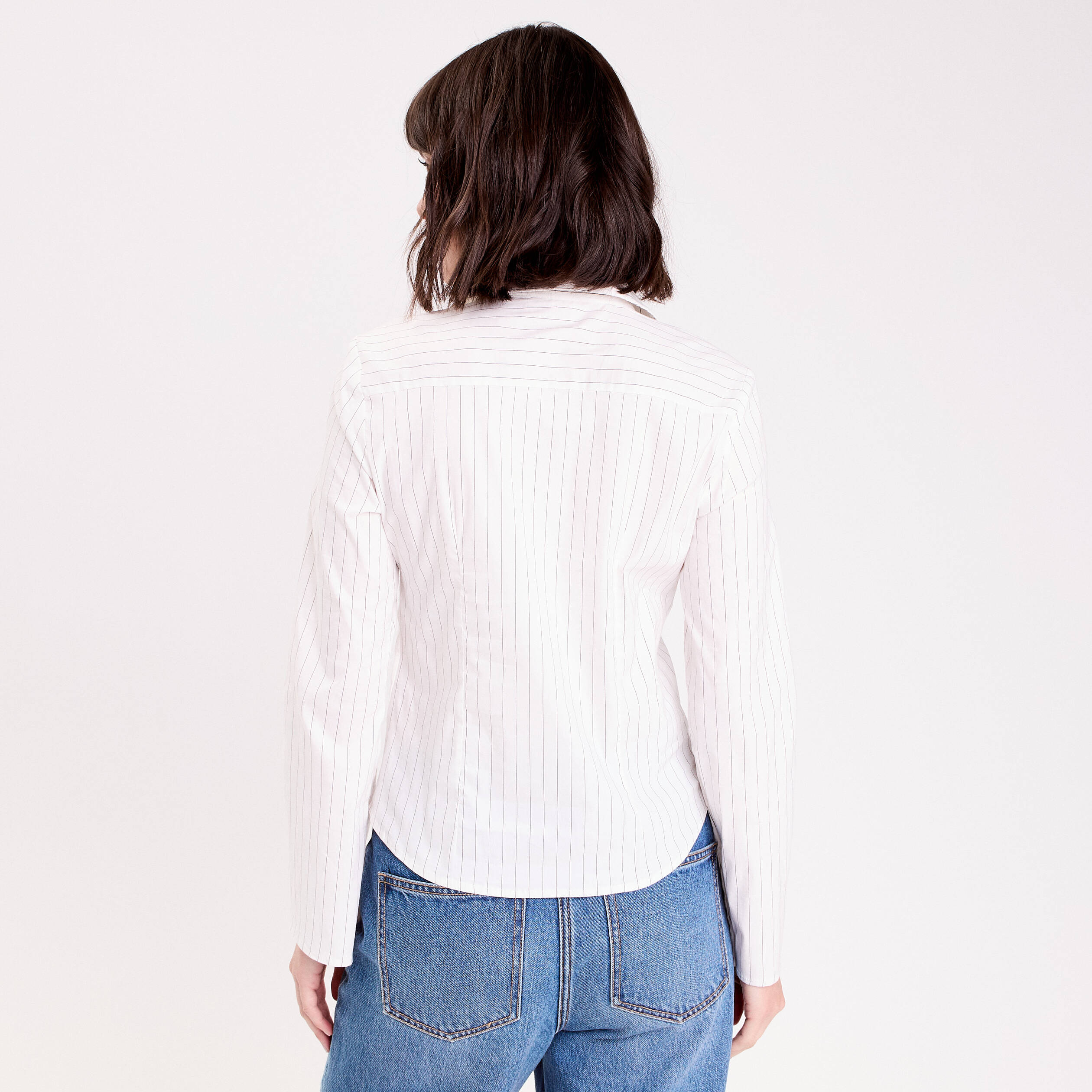 Chemise cintr&eacute;e manches longues blanc femme
