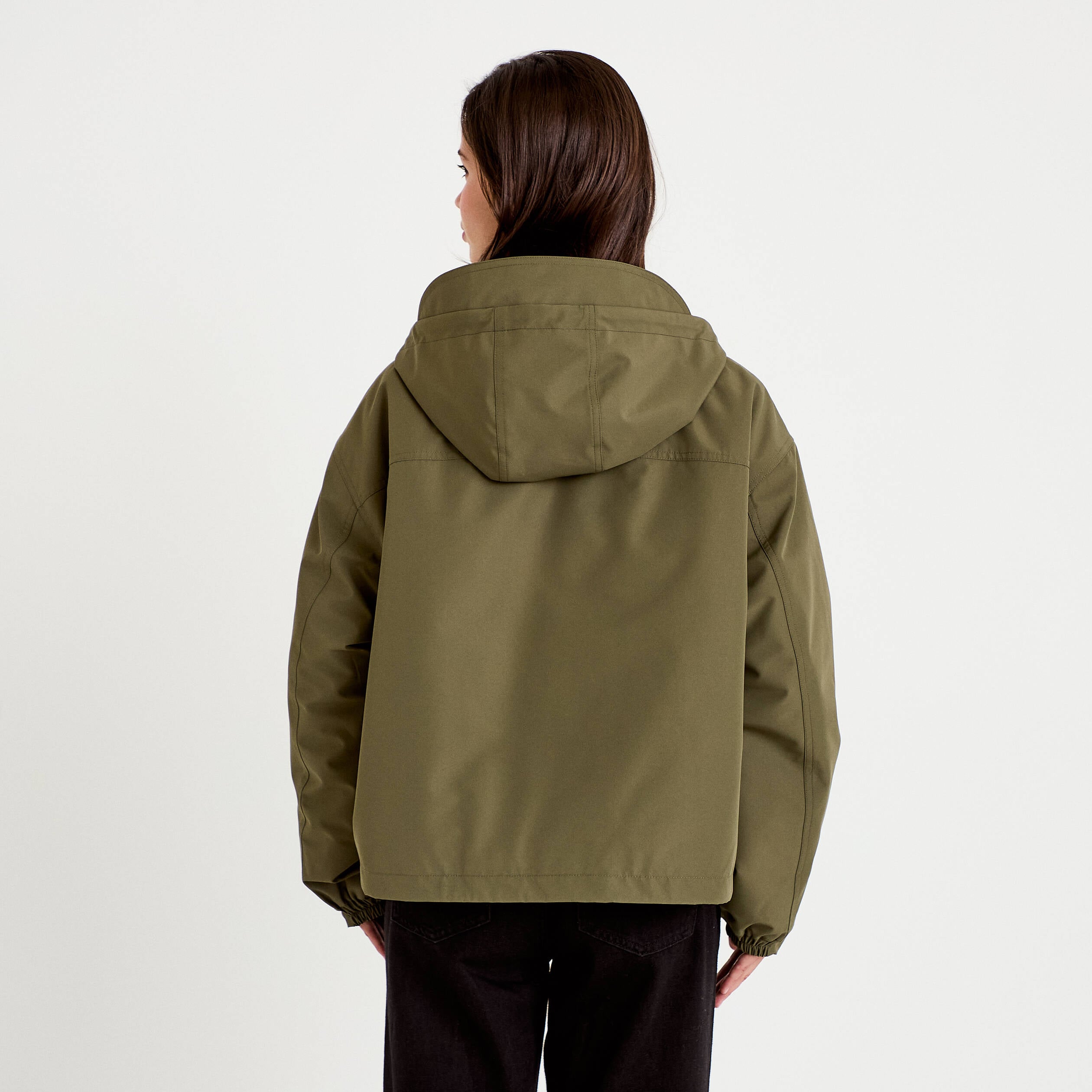 Veste courte bas resserr&eacute; &agrave; capuche vert kaki femme