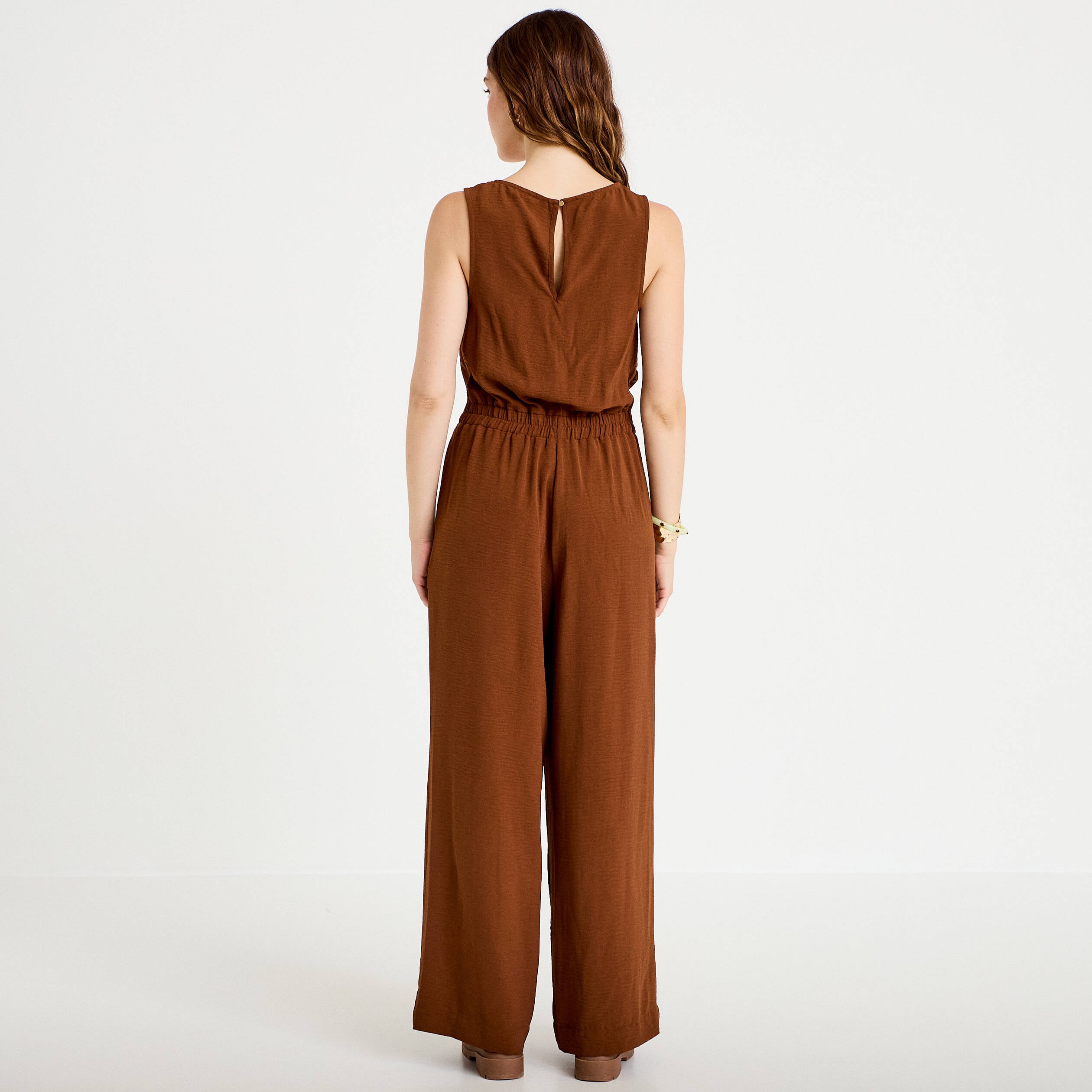 Combinaison large sans manches col rond marron femme