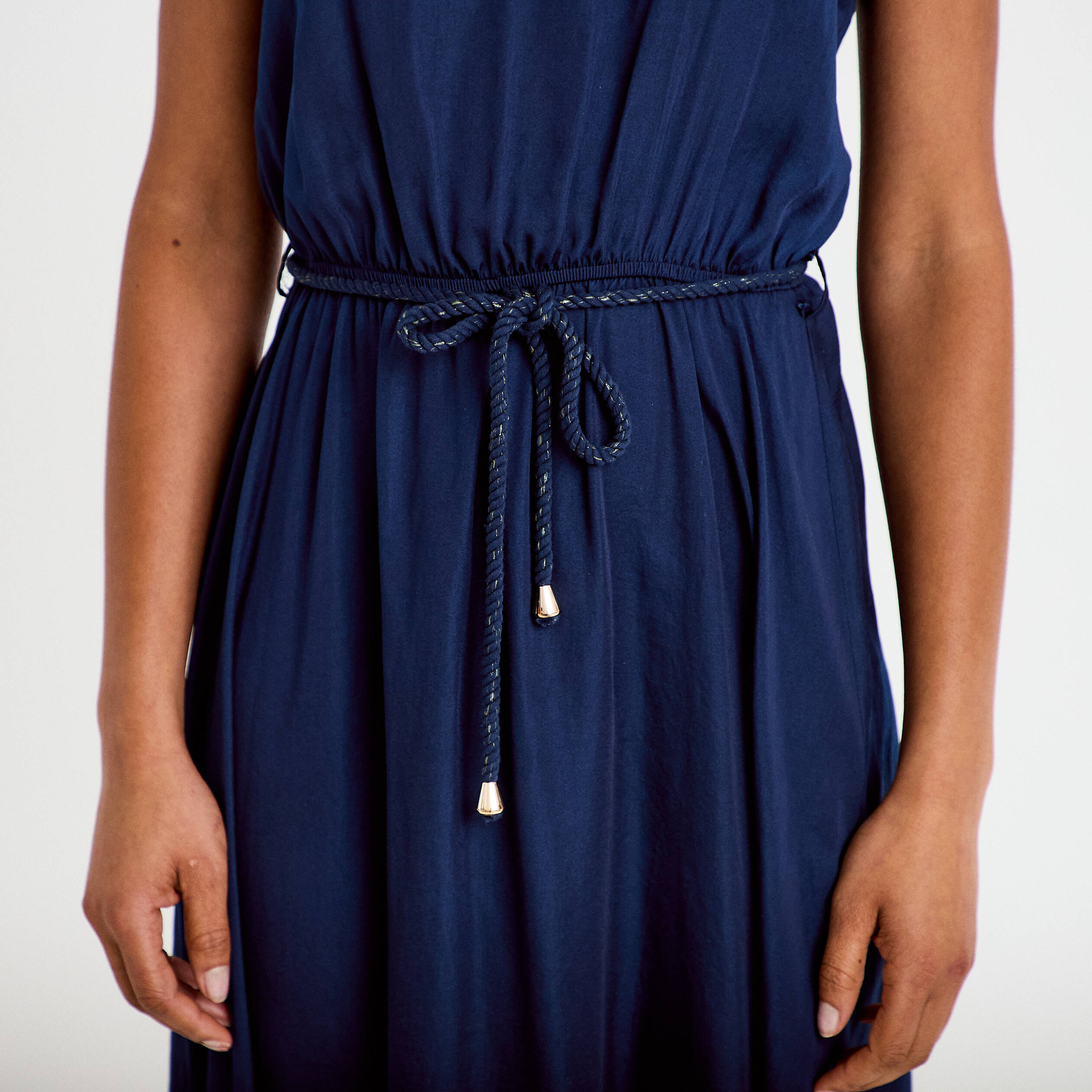 Robe longue &eacute;vas&eacute;e col v bretelles bleu marine femme