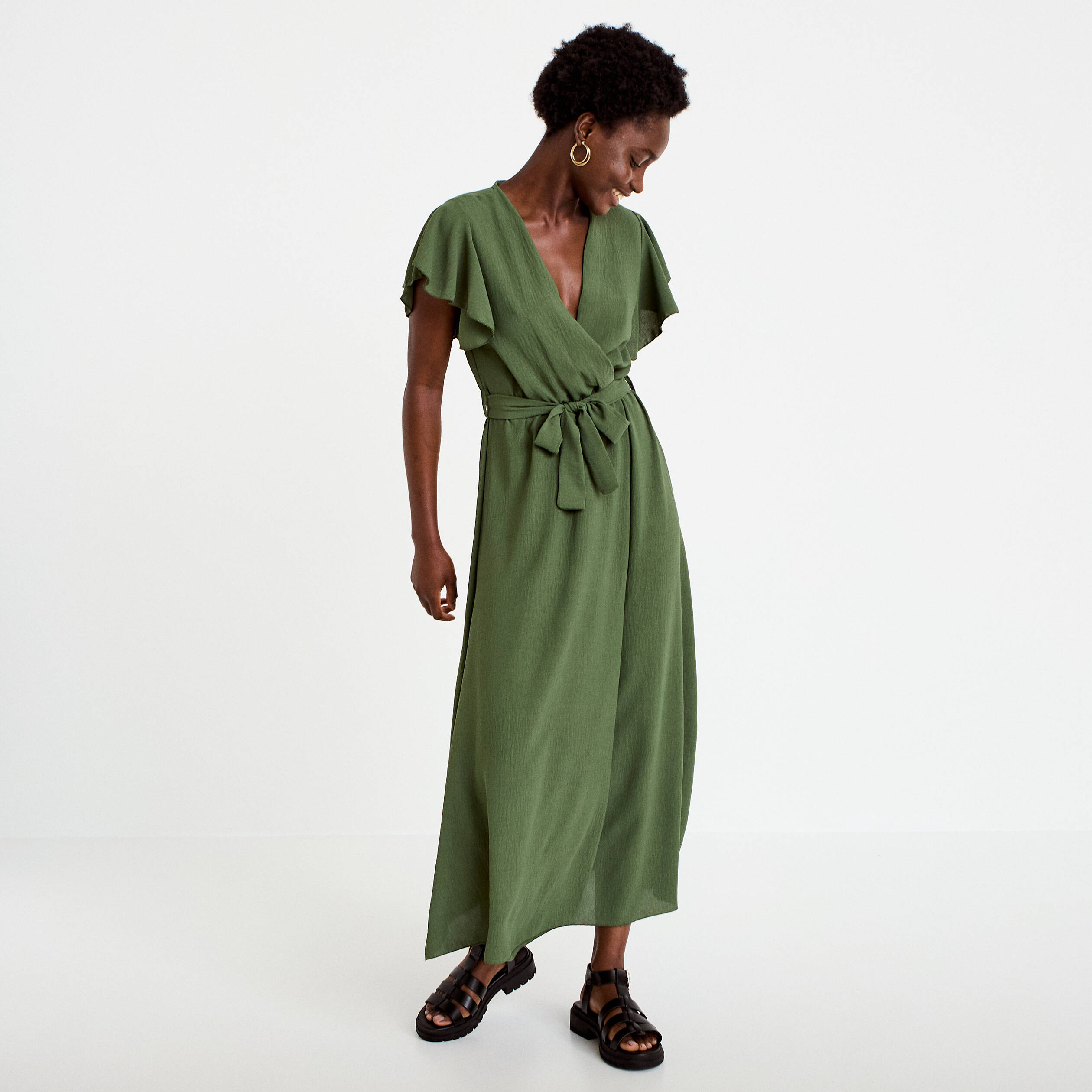 Robe longue &eacute;vas&eacute;e manches courtes vert kaki femme