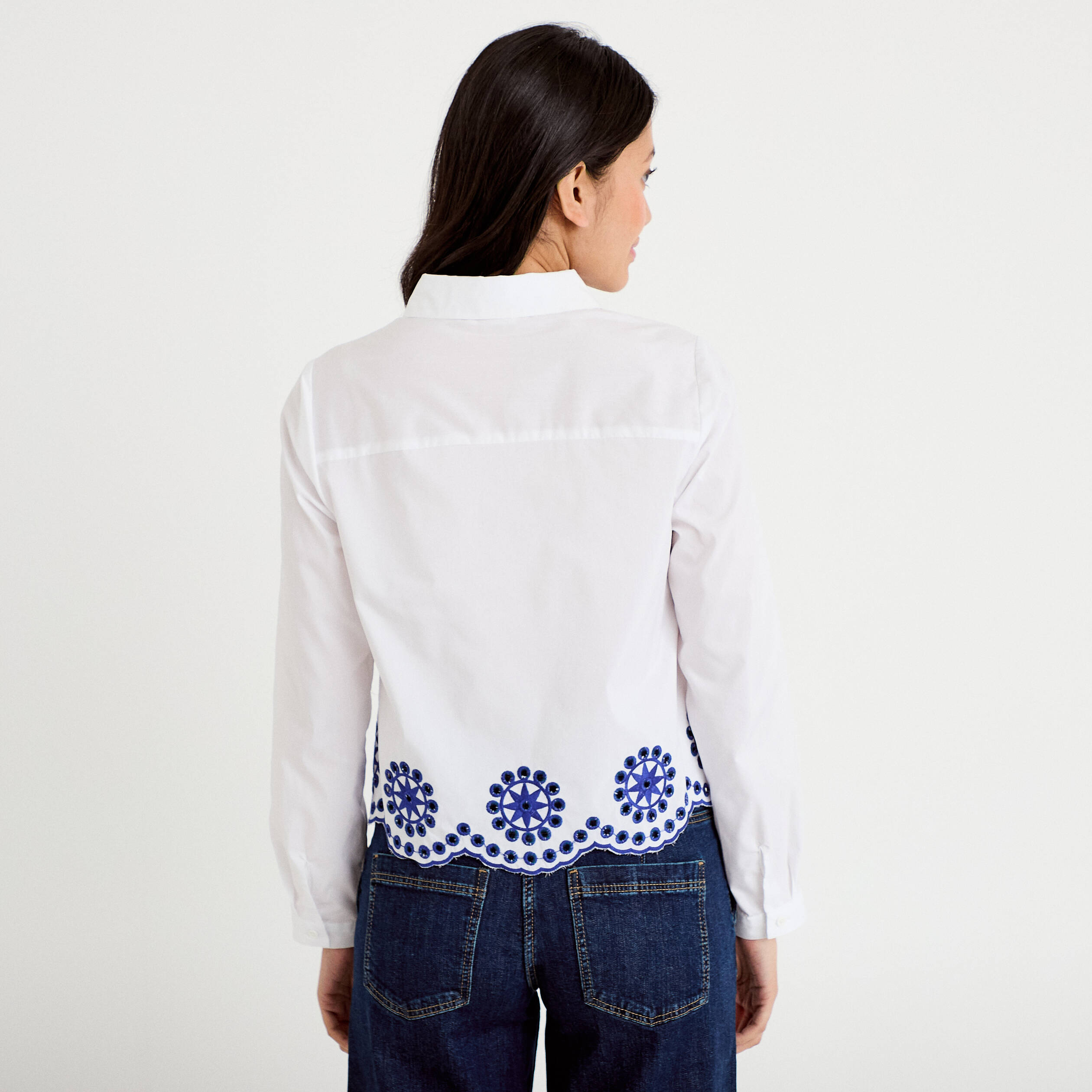 Chemise col classique avec broderie ecru femme
