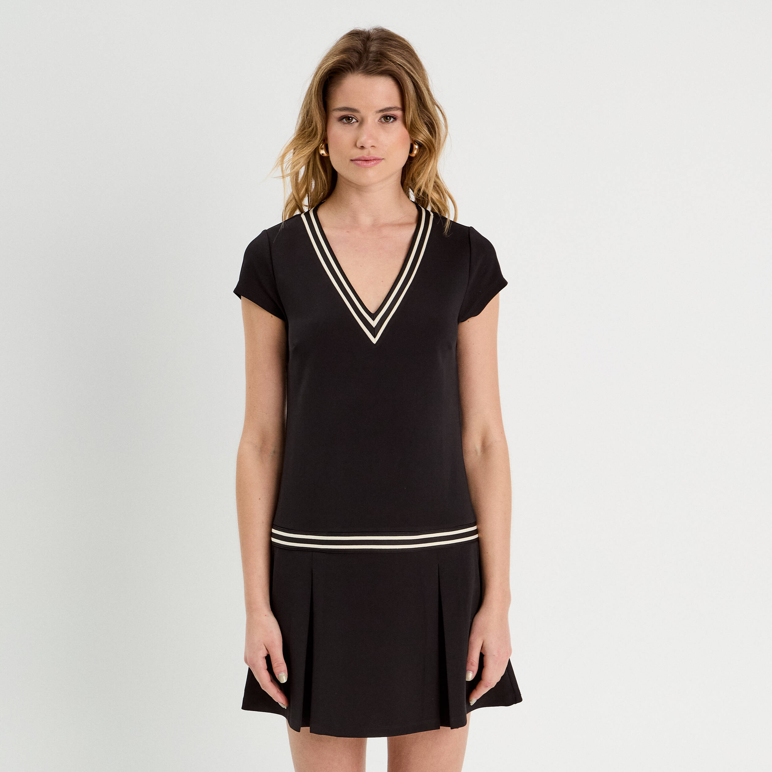 Robe &eacute;vas&eacute;e avec bandes noir femme