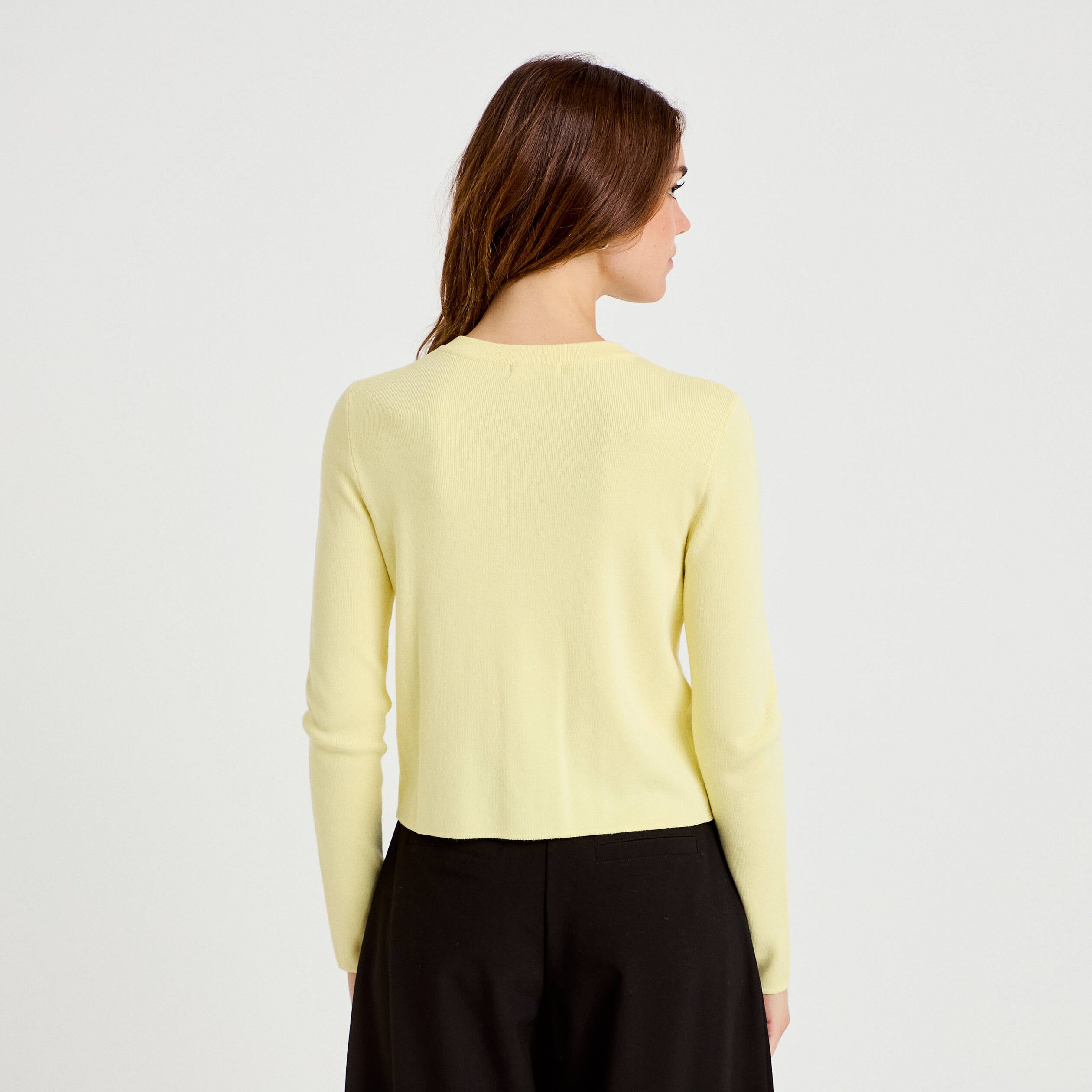 Gilet ajust&eacute; cropped col rond jaune clair femme