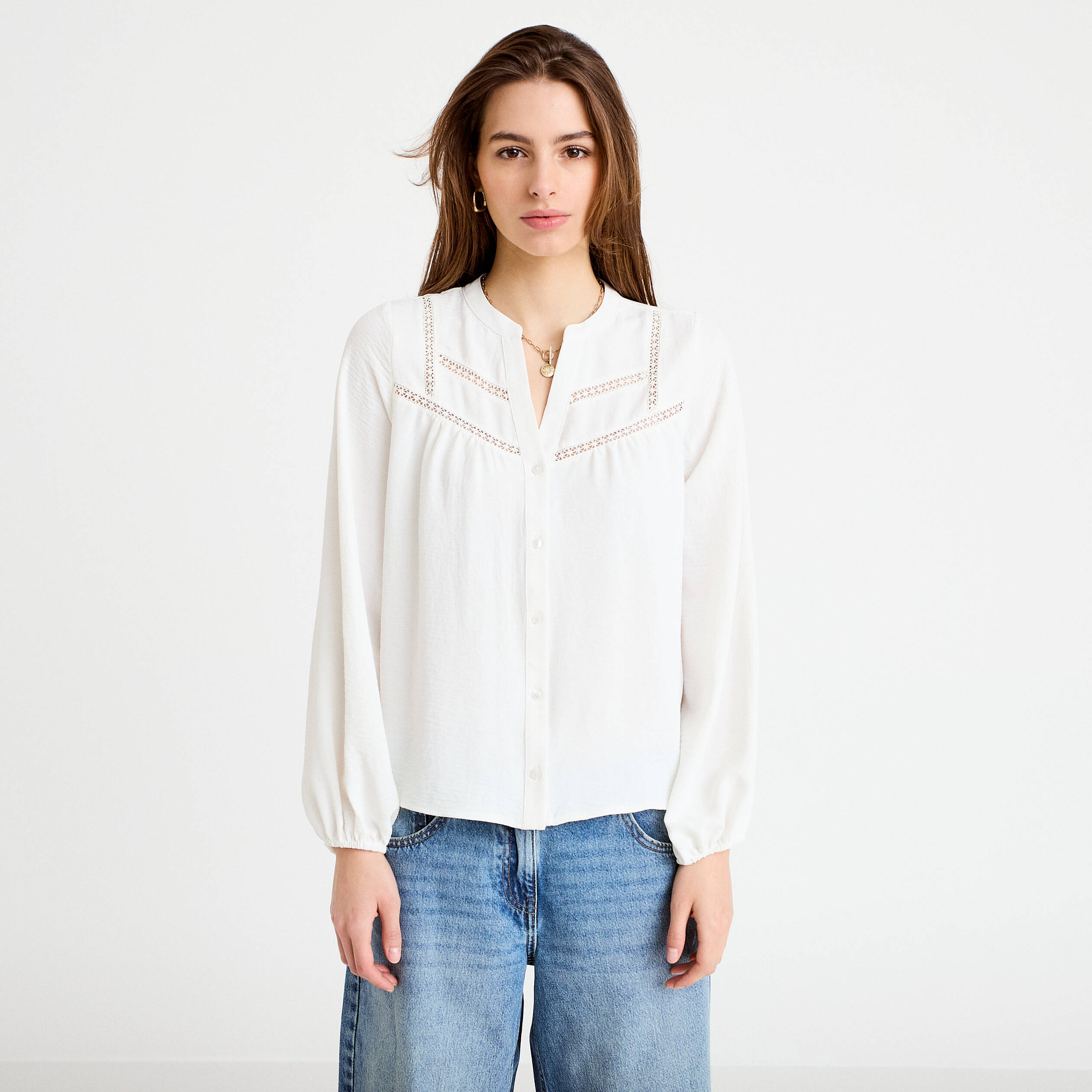 Blouse ajour&eacute;e col v manches longues ecru femme