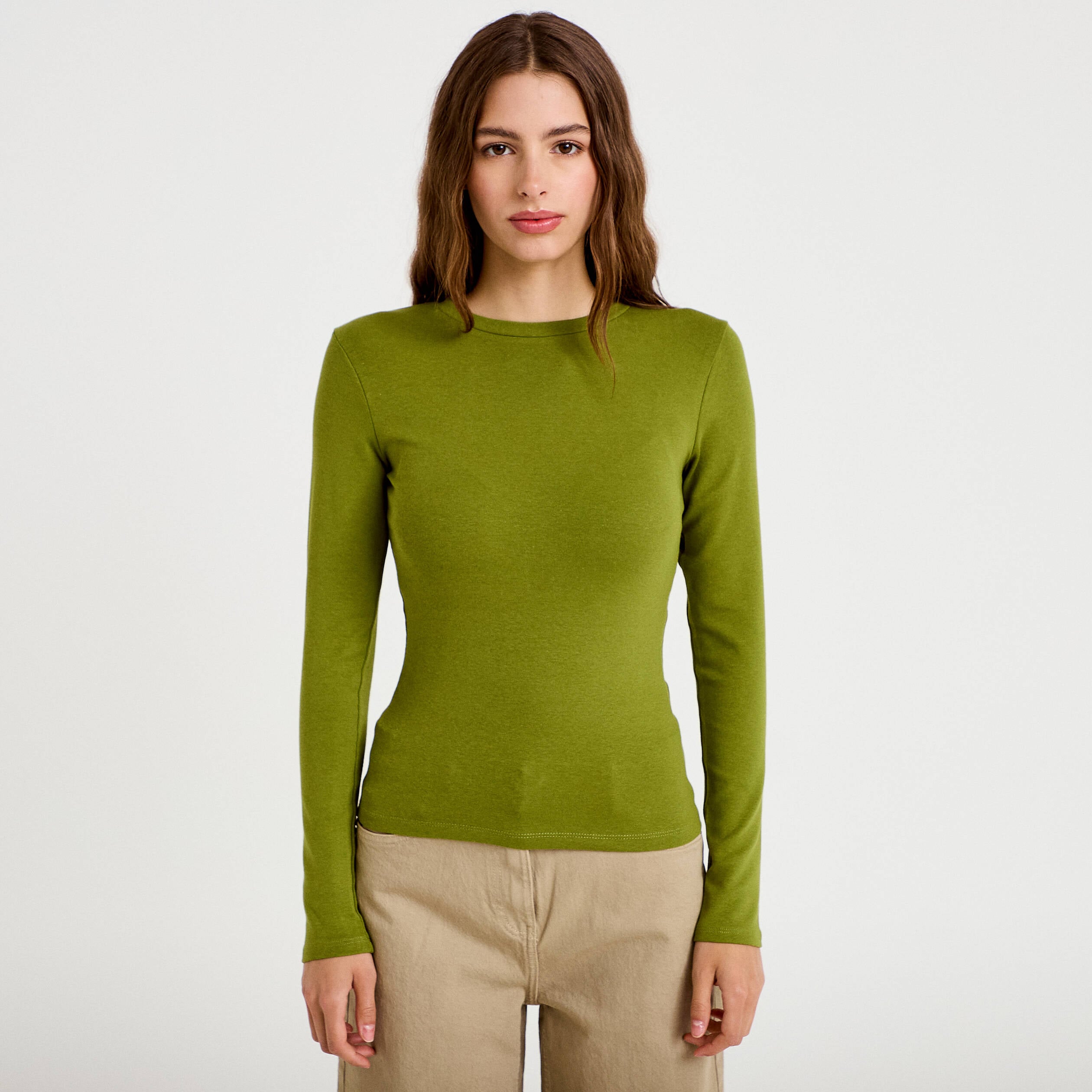 T-shirt cintr&eacute; col rond manches longues vert fonc&eacute; femme