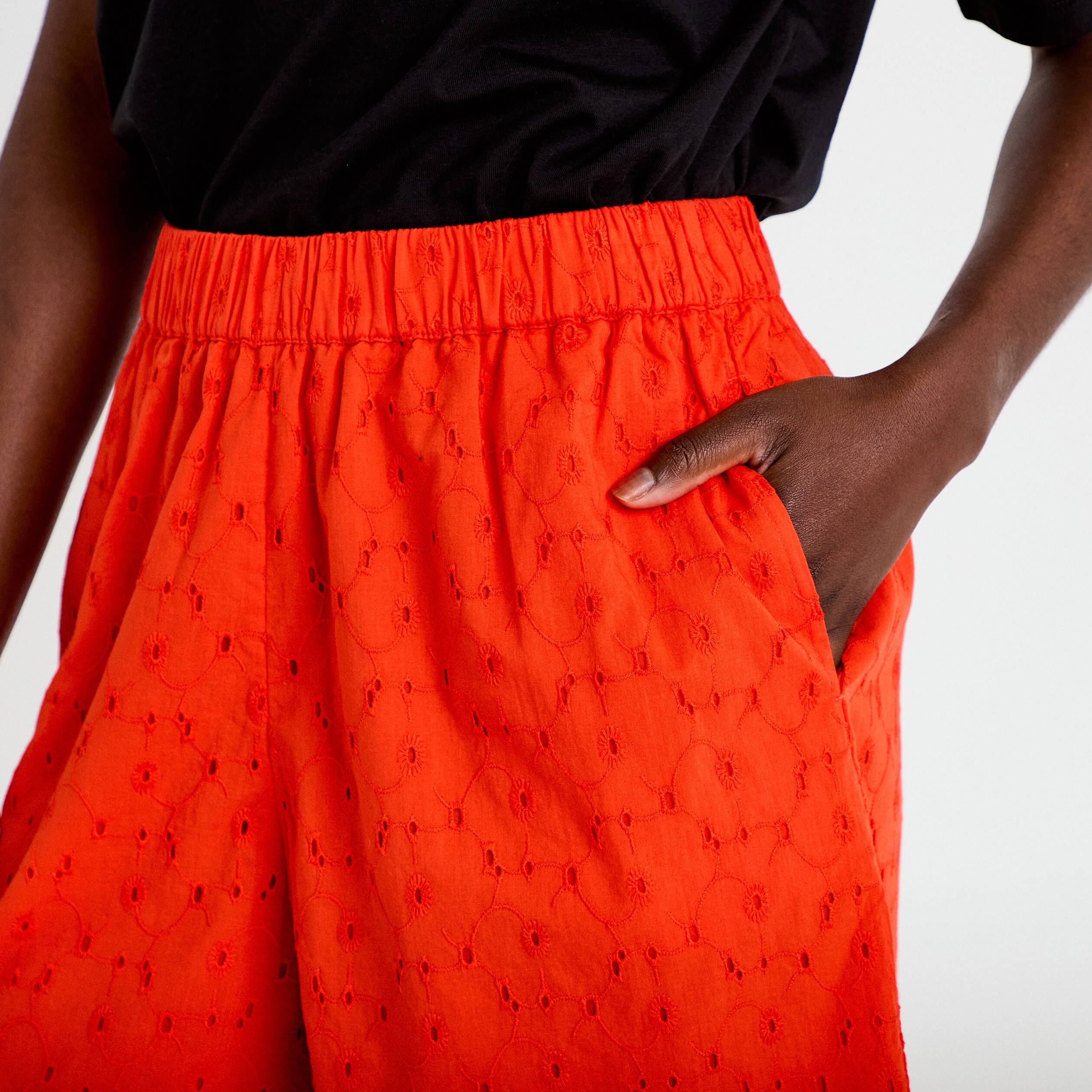 Short avec broderie orange fonc&eacute; femme