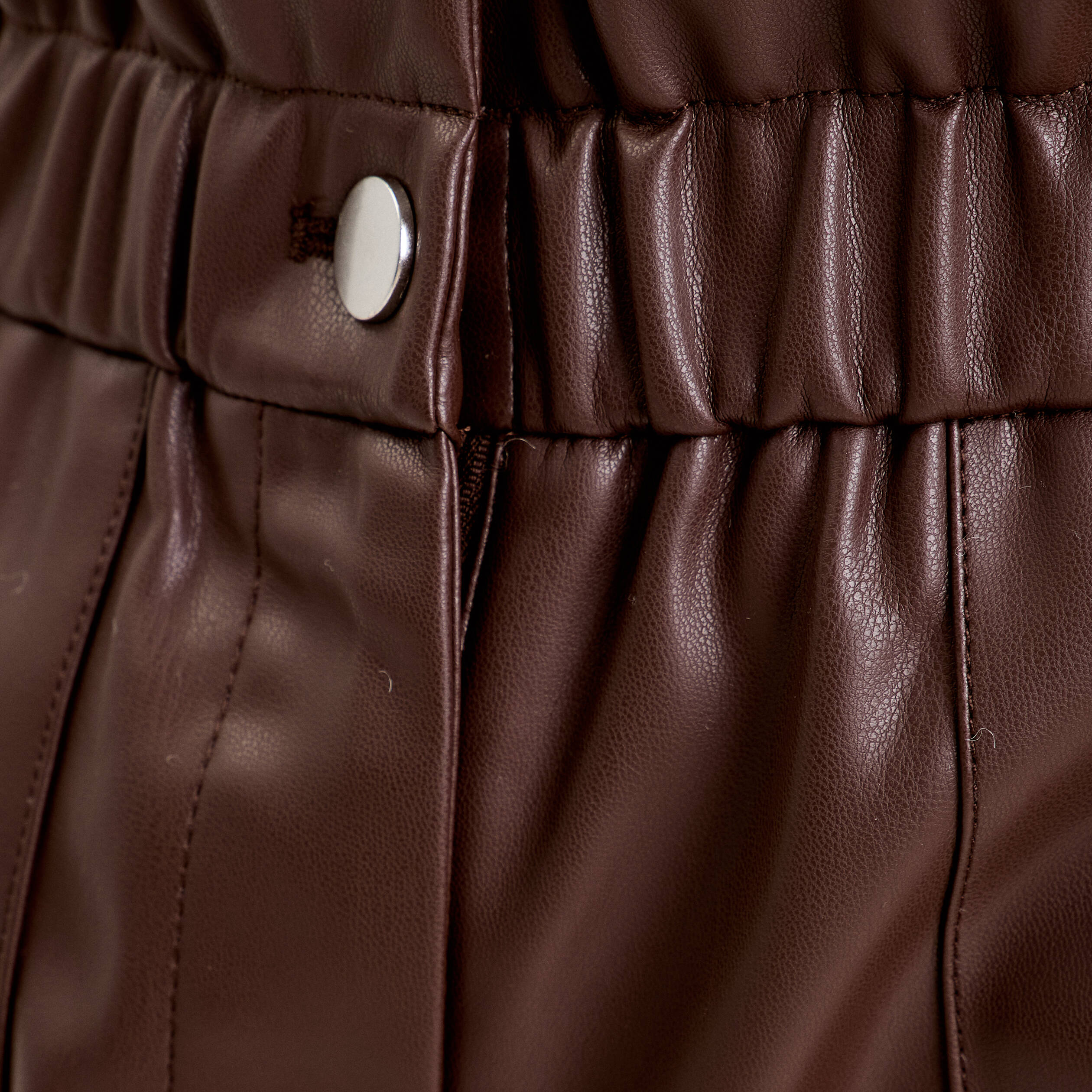 Short regular taille haute similicuir marron fonc&eacute; femme