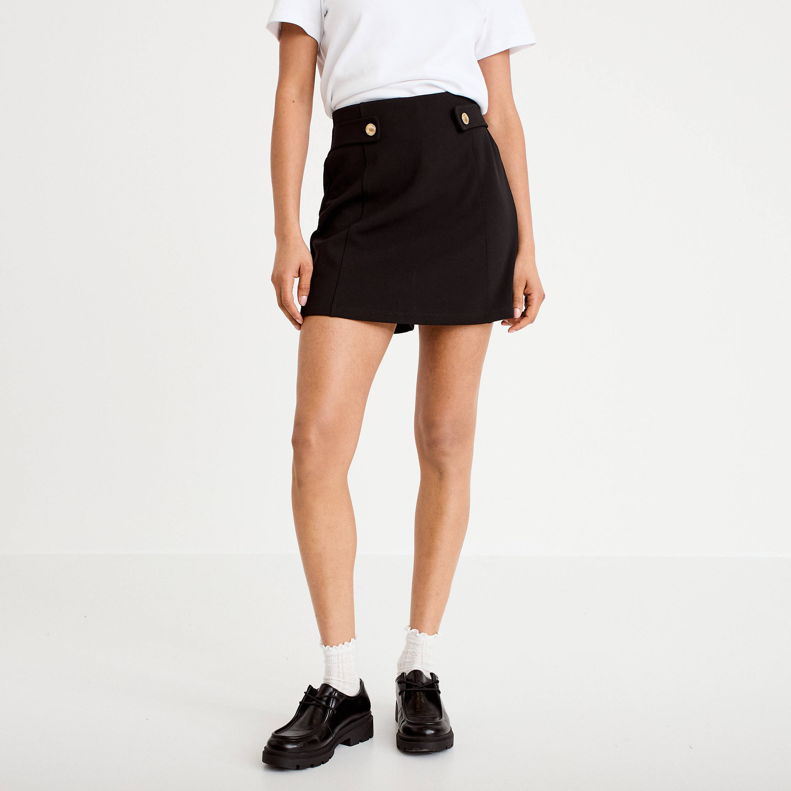 Jupe-short en maille avec boutons noir femme