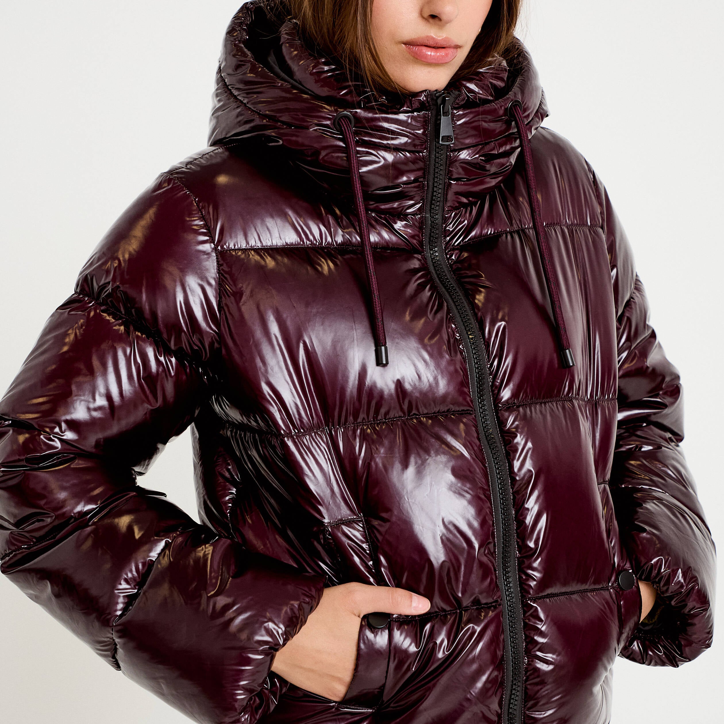 Doudoune bas resserr&eacute; manches longues violet fonc&eacute; femme