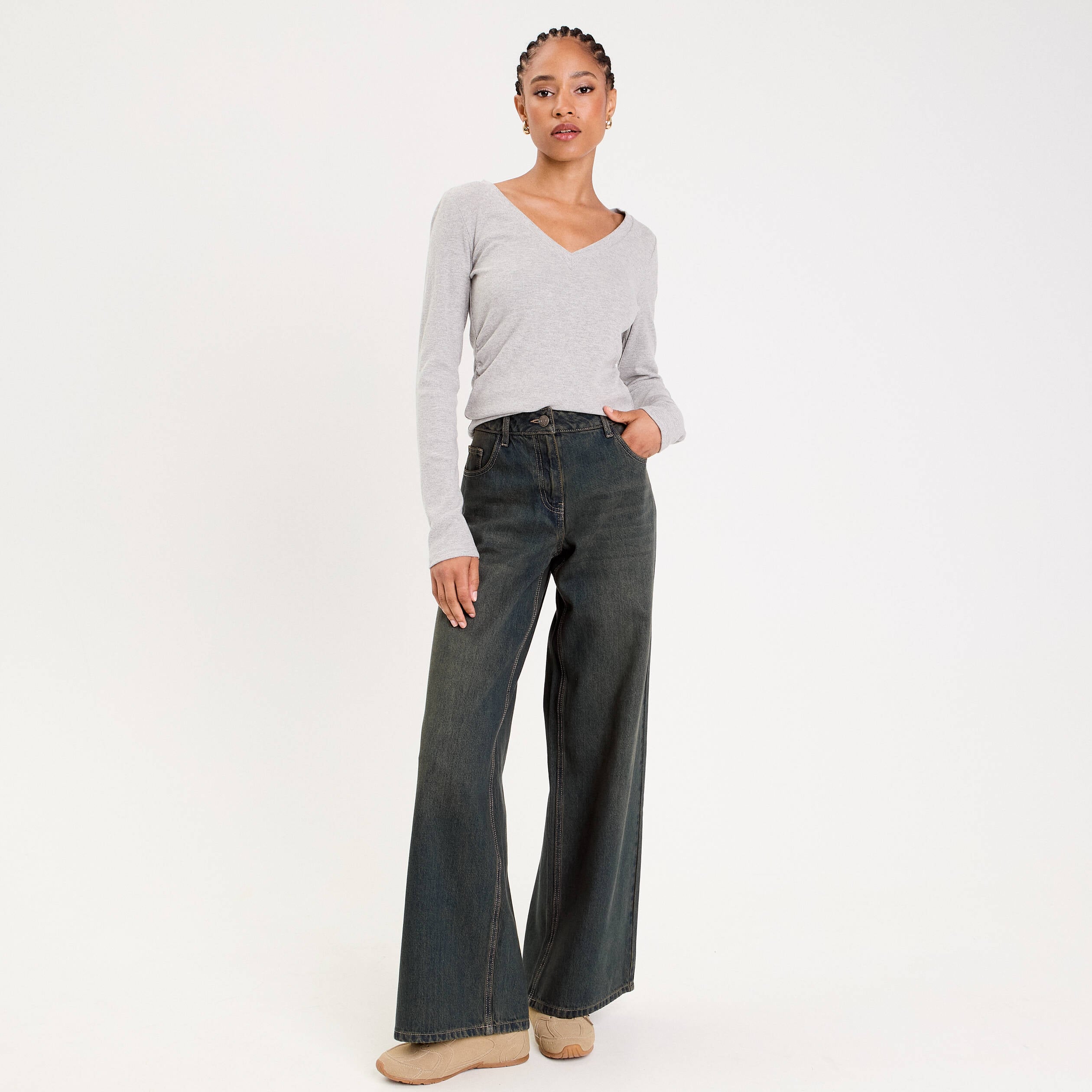 Top ajust&eacute; col v manches longues gris clair femme