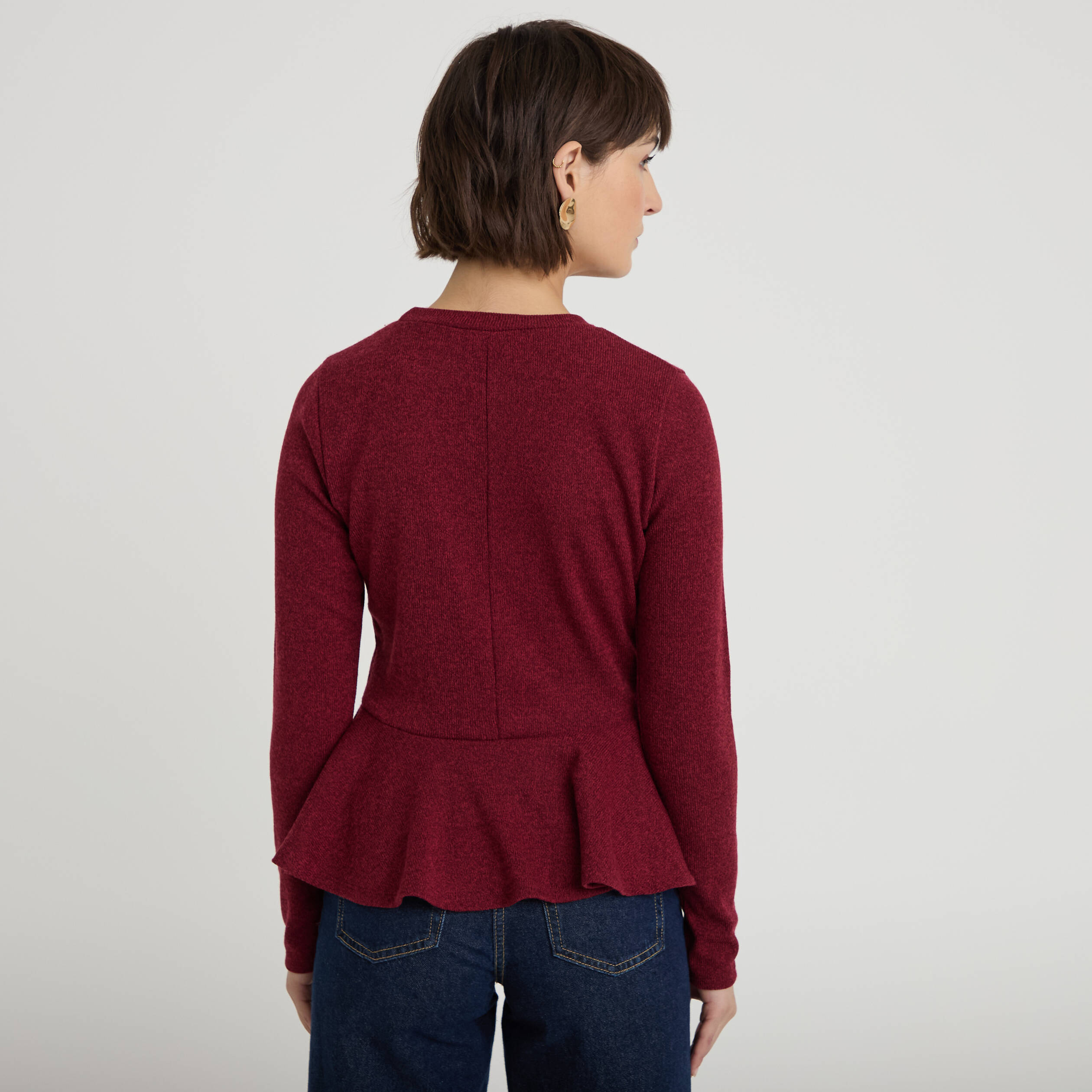 Pull p&eacute;plum avec boutons rouge fonc&eacute; femme