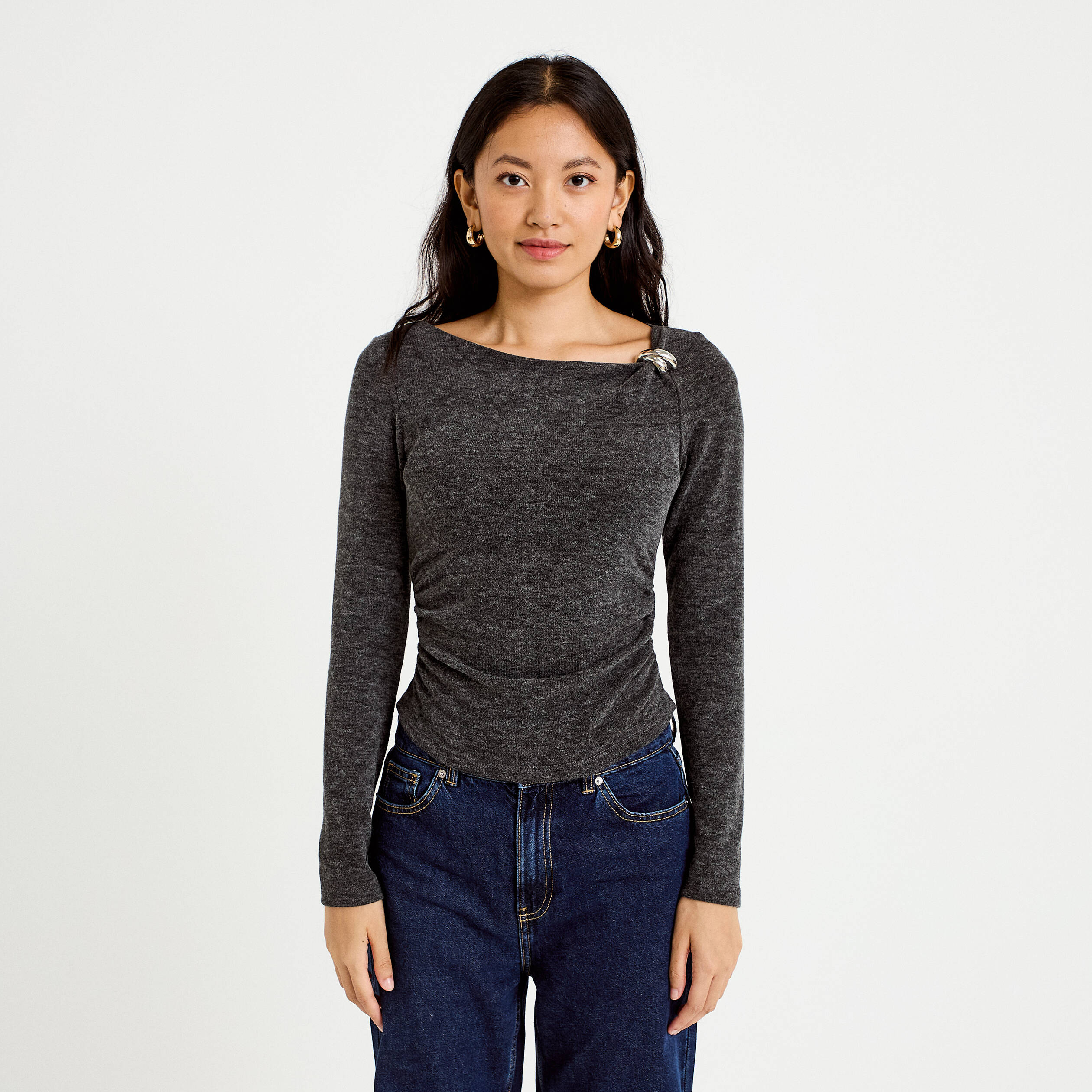 Top cintr&eacute; col bateau manches longues gris fonc&eacute; femme