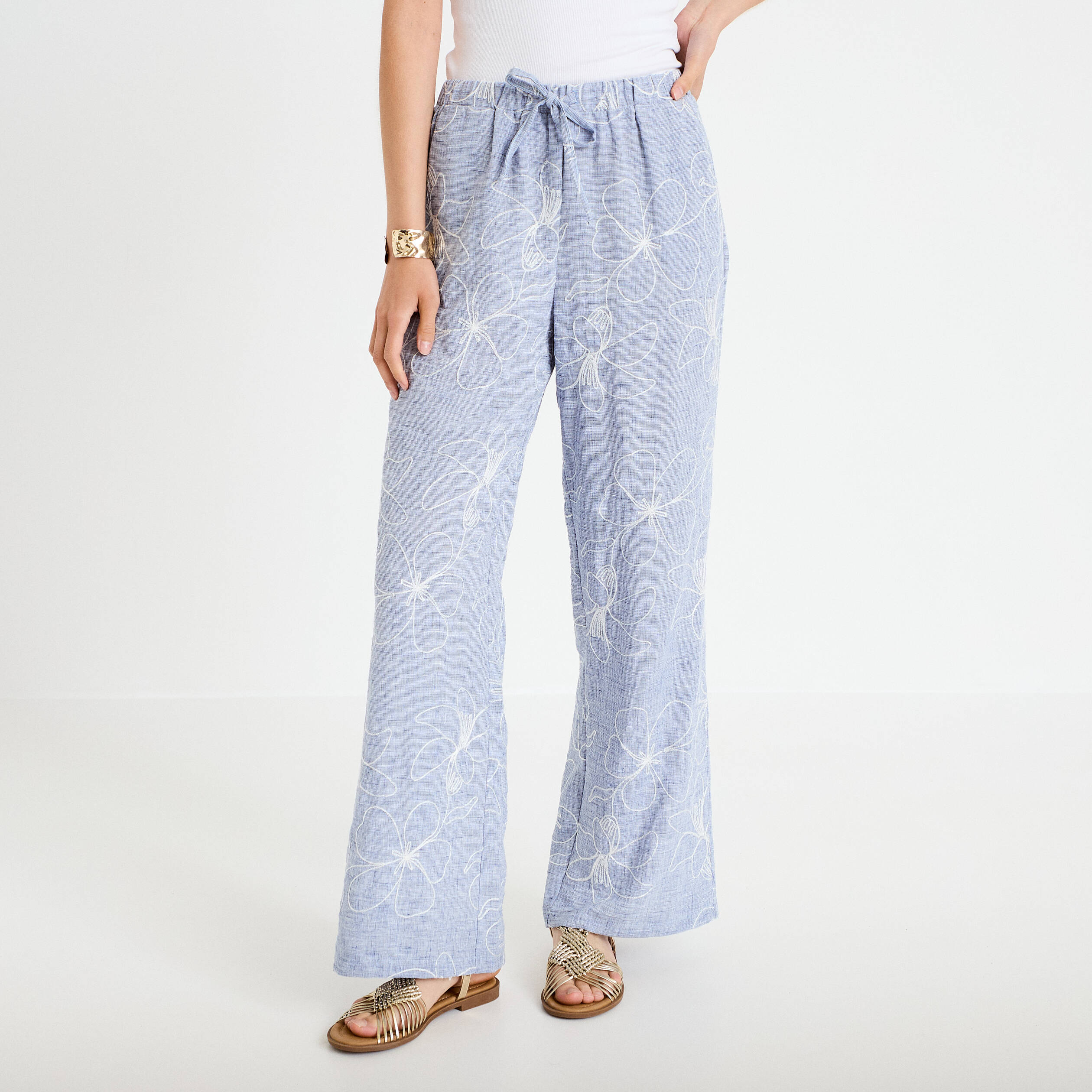 Pantalon large taille haute brod&eacute; bleu clair femme