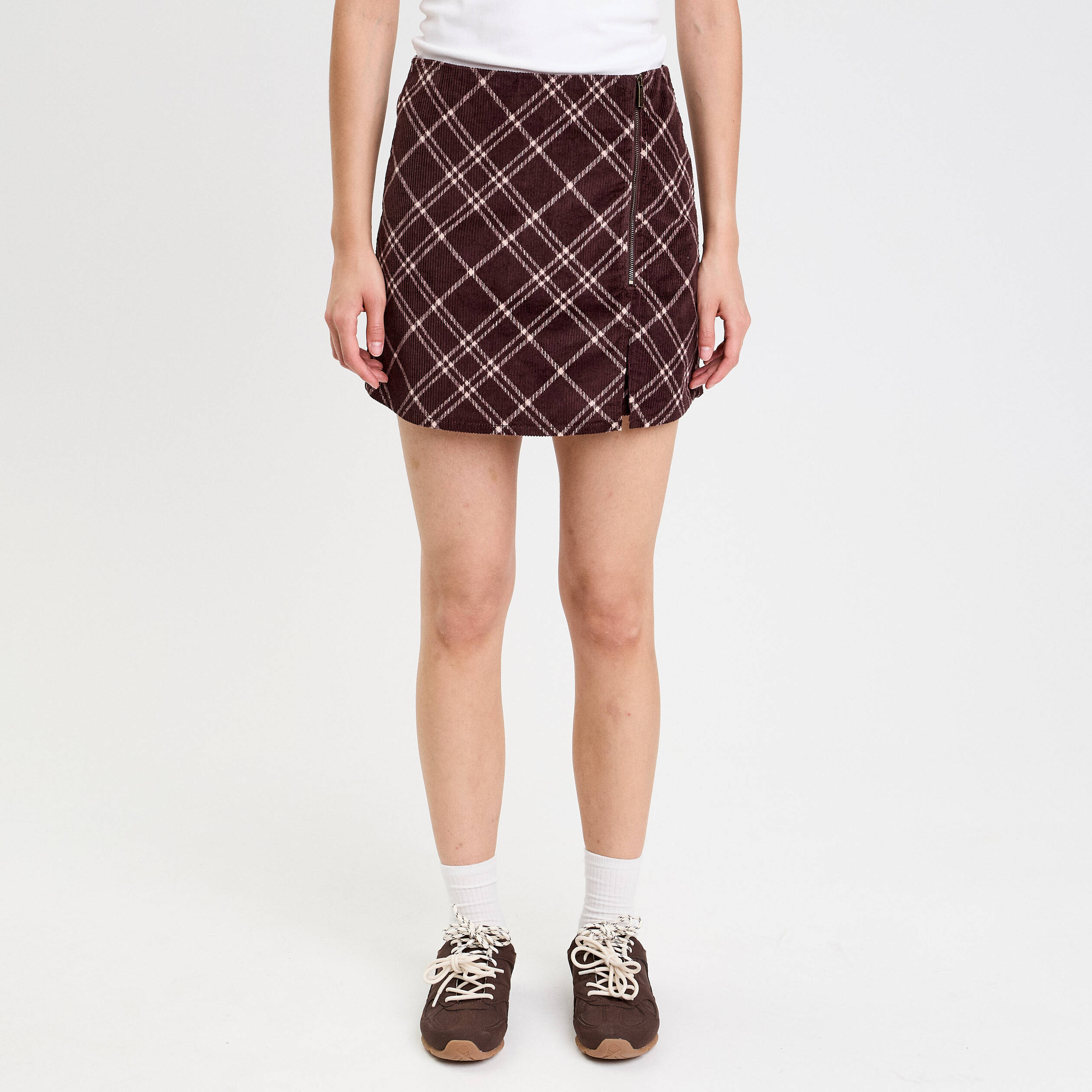 Jupe-short en velours marron chocolat femme