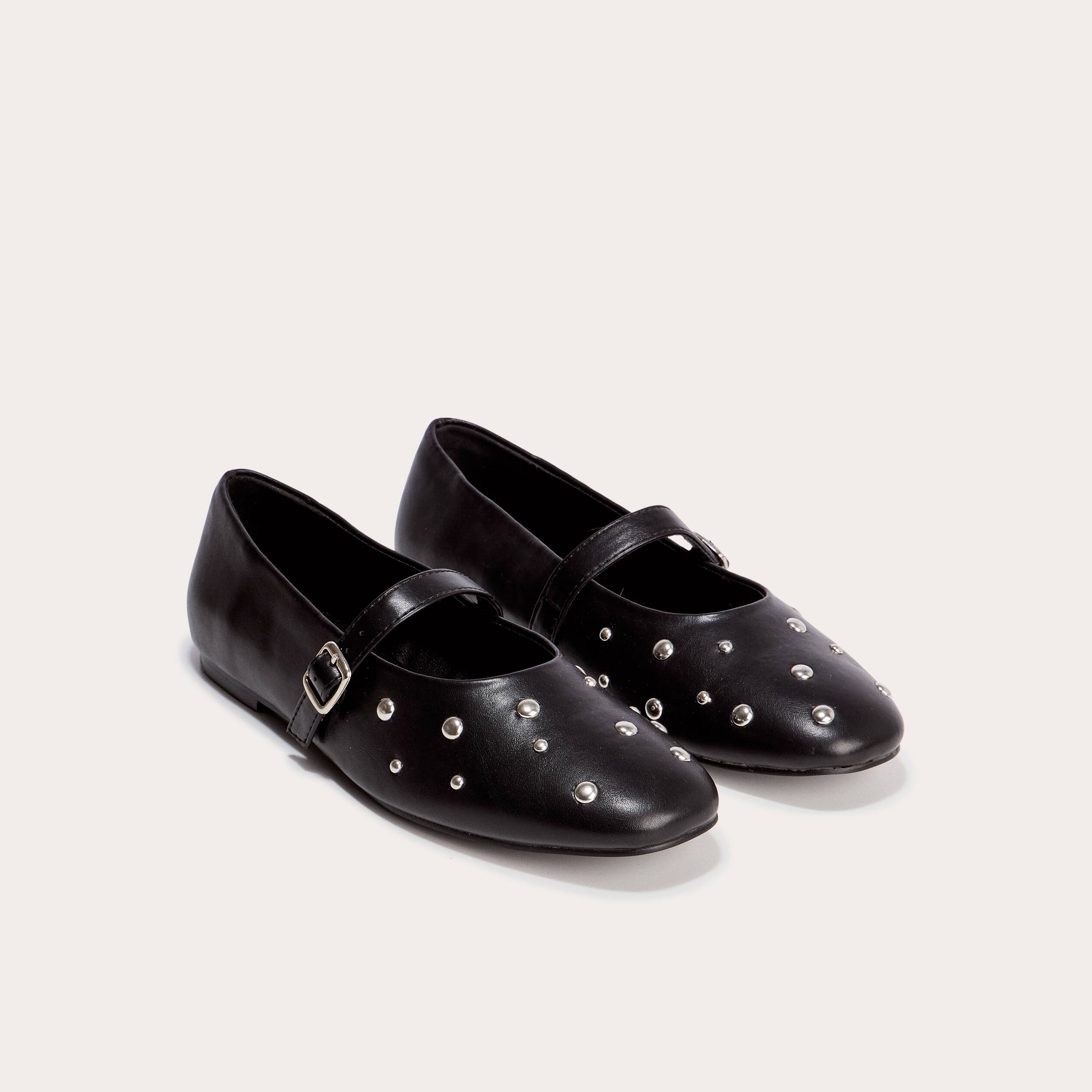 Ballerines &agrave; d&eacute;tails clout&eacute;s noir femme
