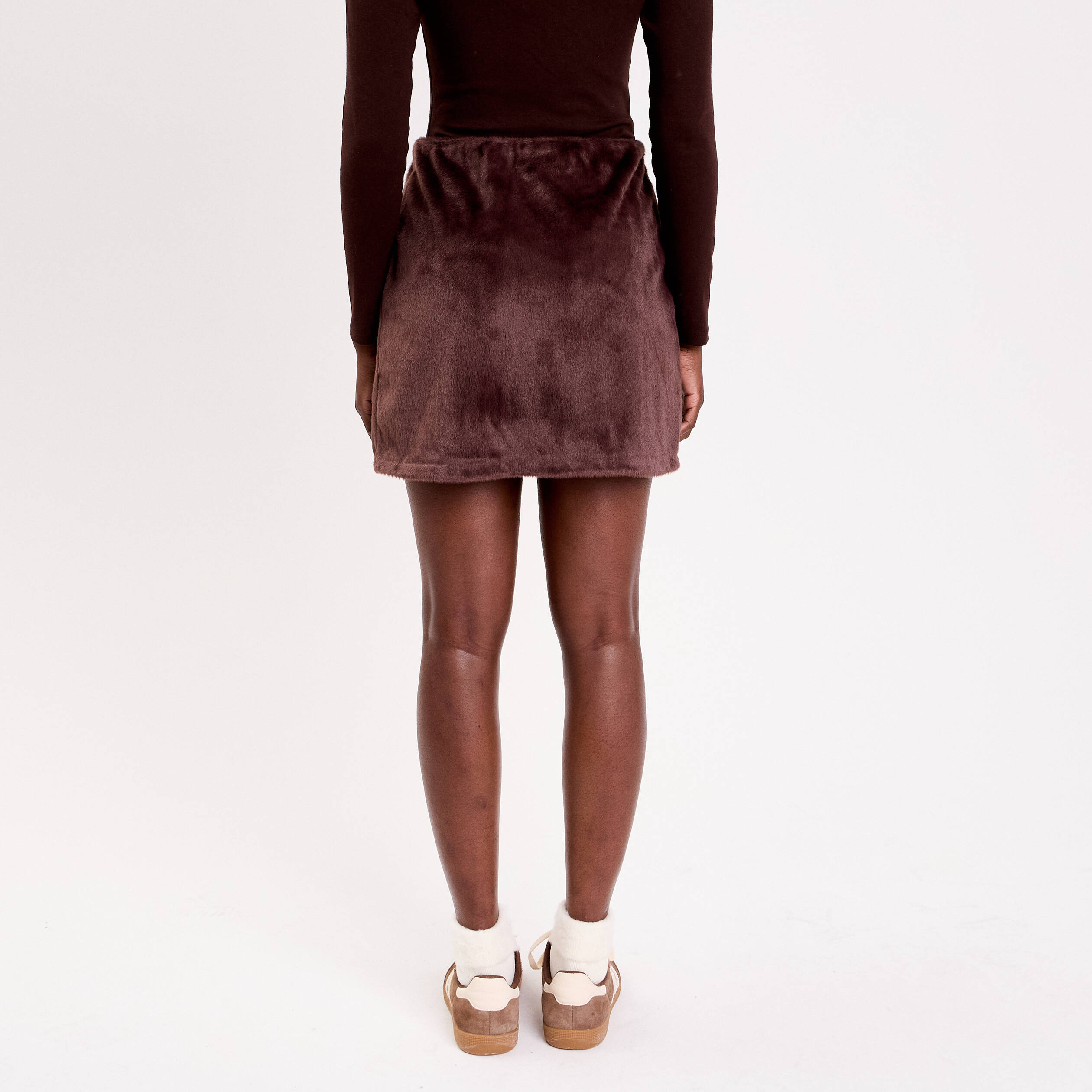 Jupe droite fausse fourrure marron fonc&eacute; femme