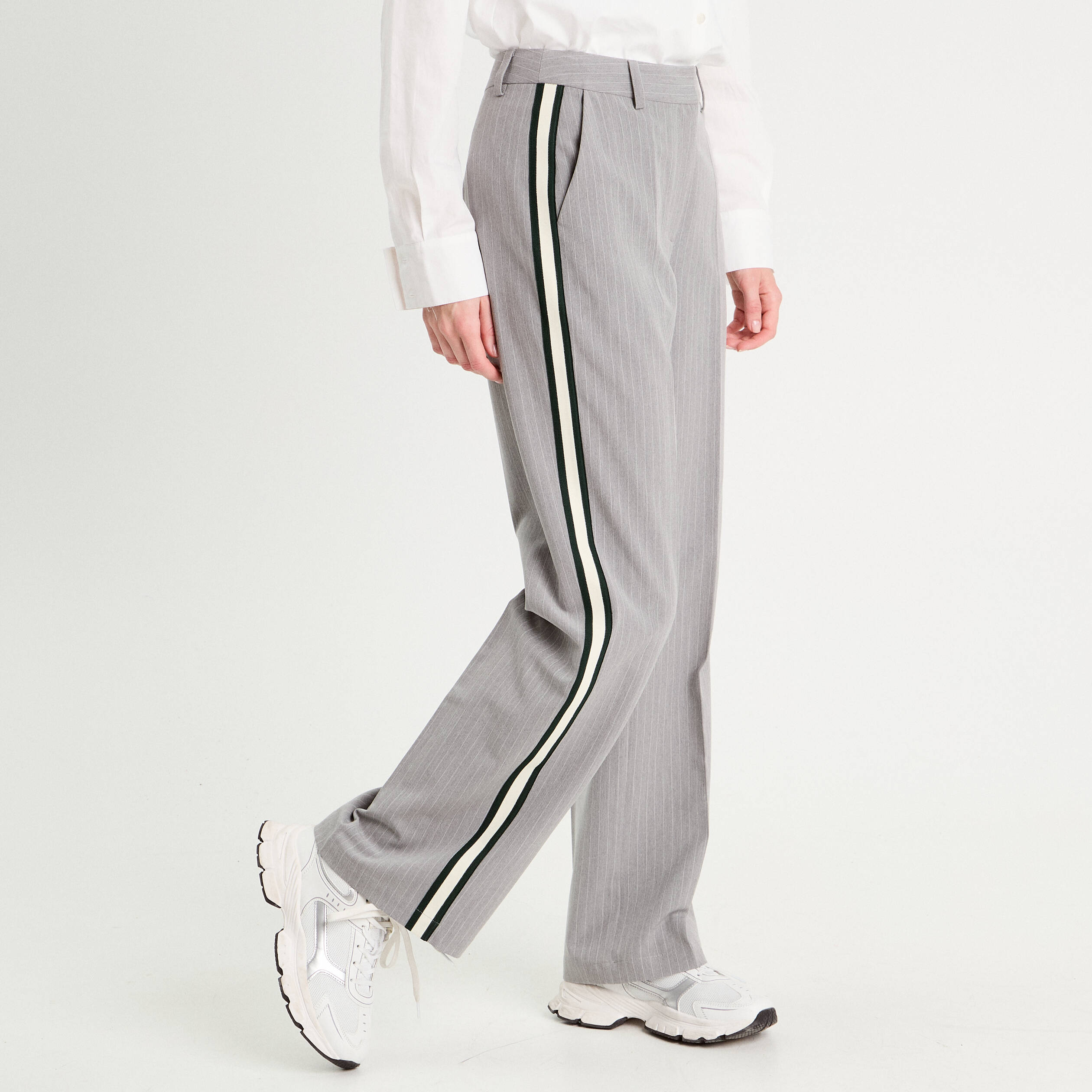 Pantalon large avec bandes gris clair femme