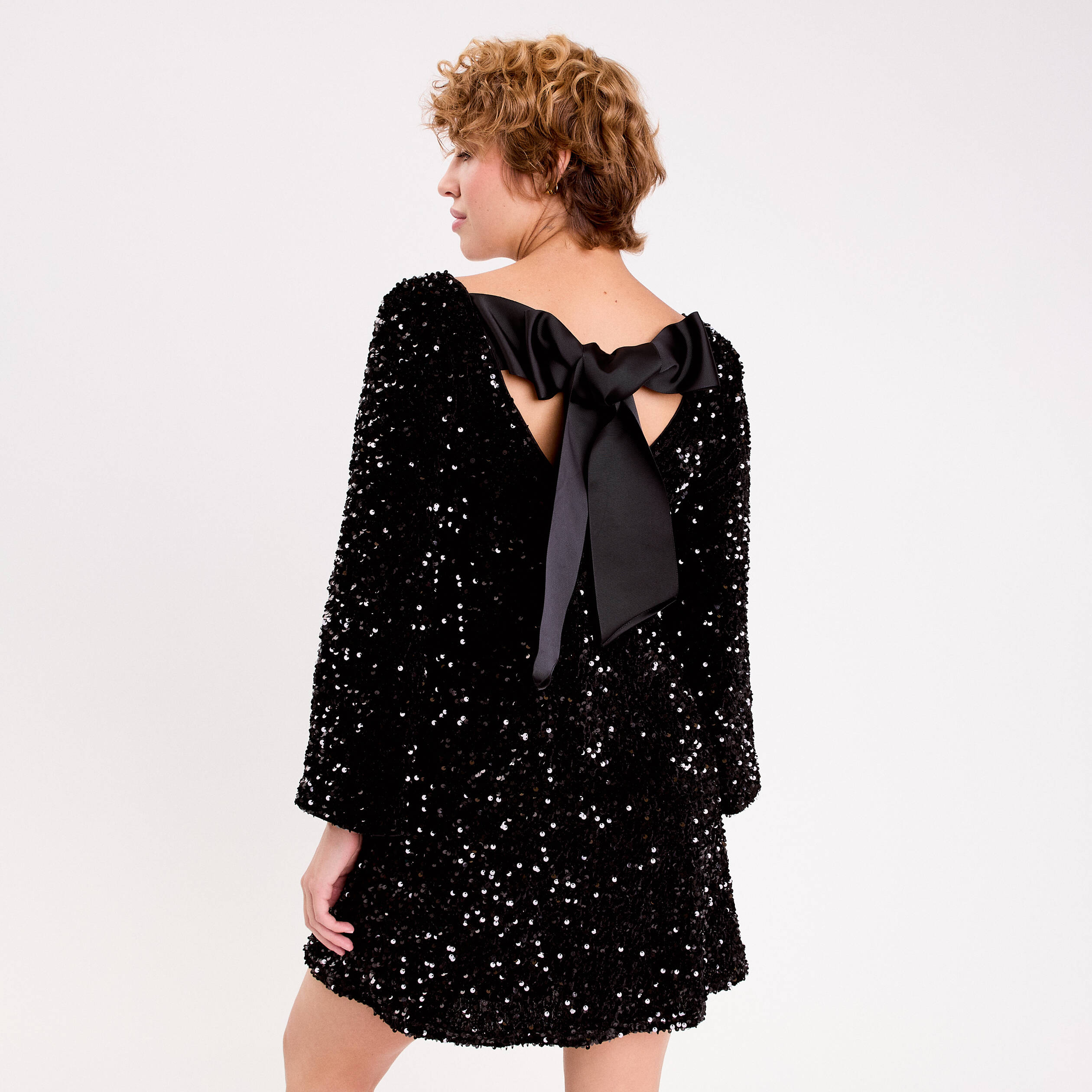 Robe &agrave; sequins dos nou&eacute; noir femme