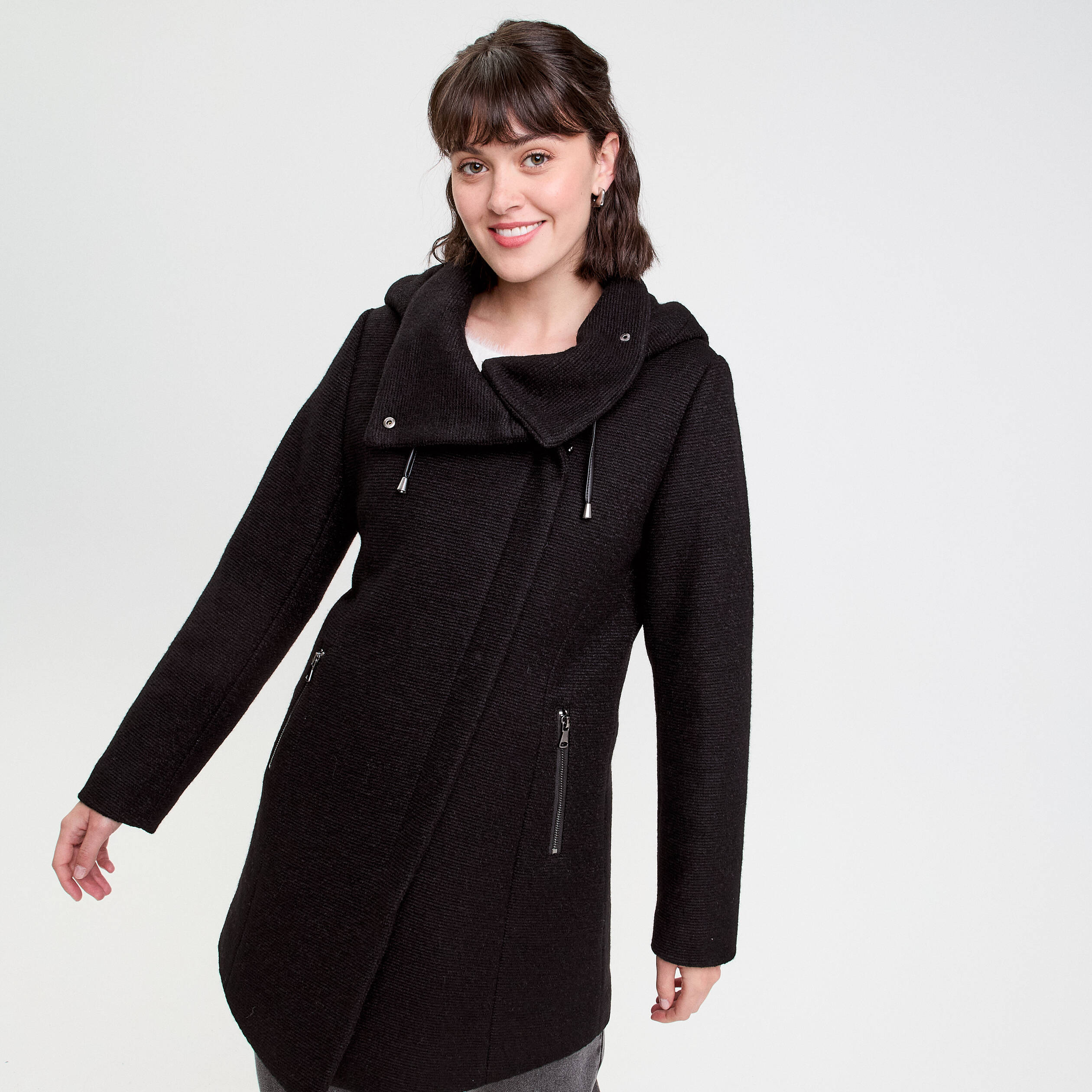 Manteau cintr&eacute; asym&eacute;trique noir femme