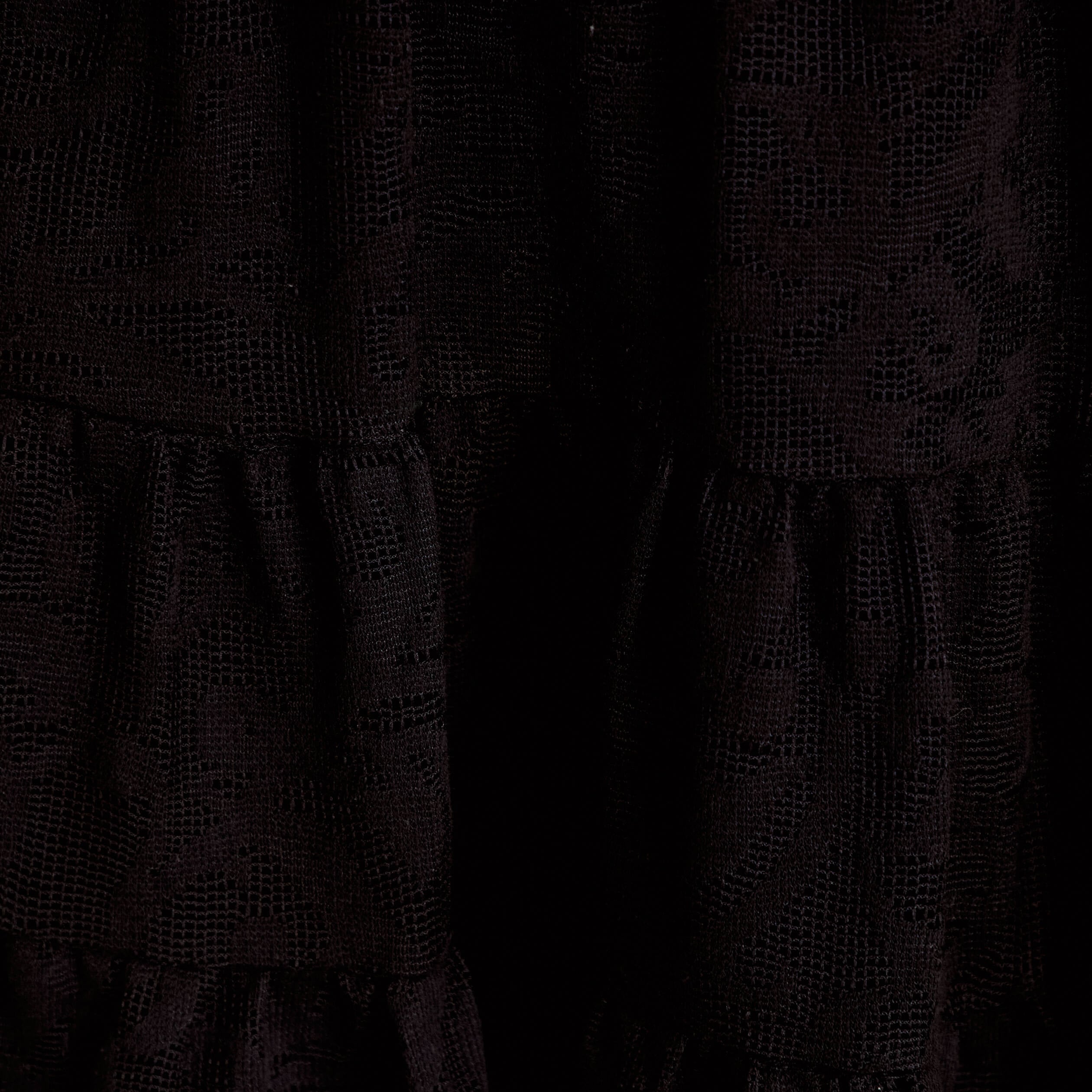 Robe courte &eacute;vas&eacute;e en dentelle col v noir femme