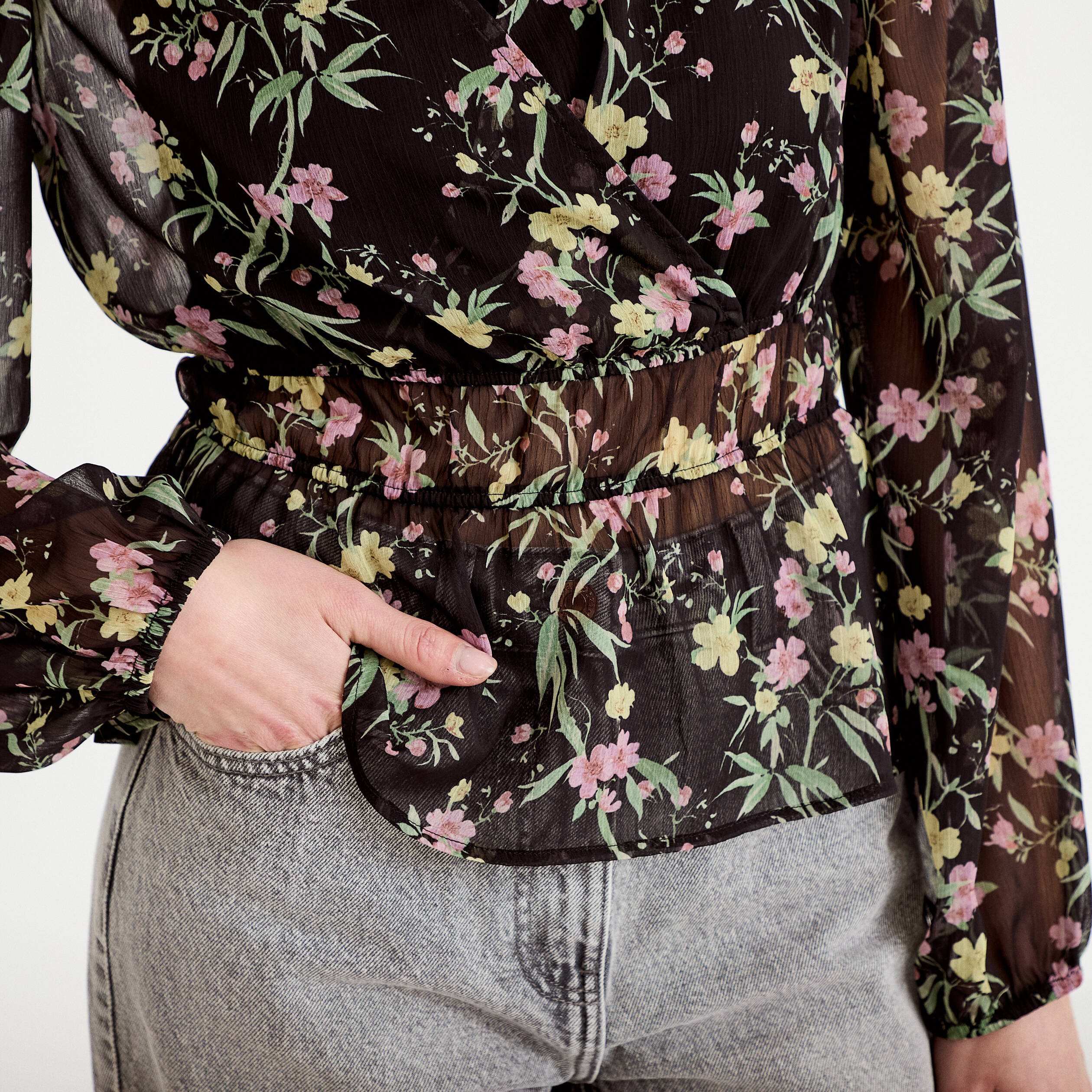 Blouse cintr&eacute;e col v manches longues noir femme