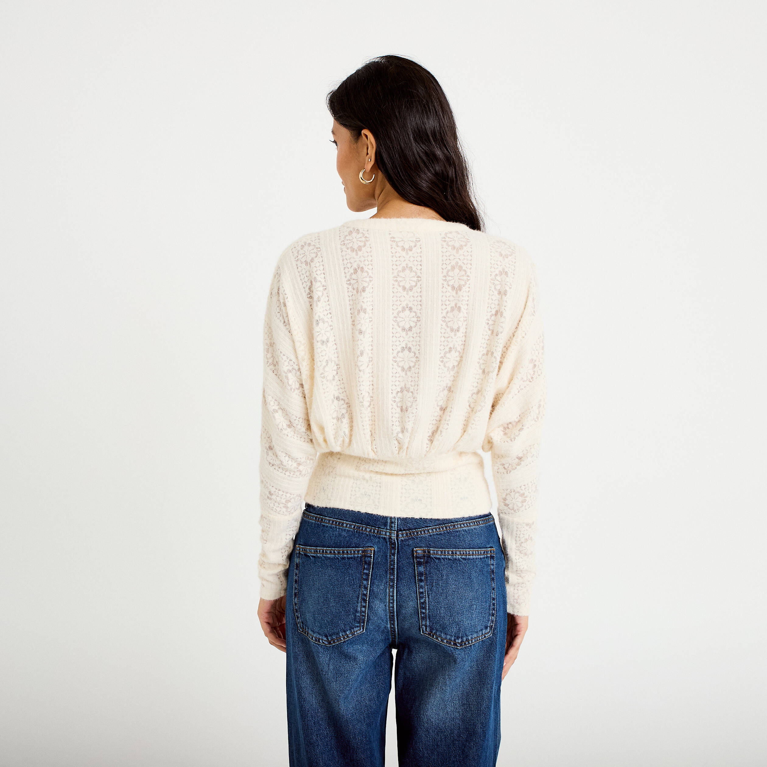 Gilet cintr&eacute; dentelle col rond ivoire femme